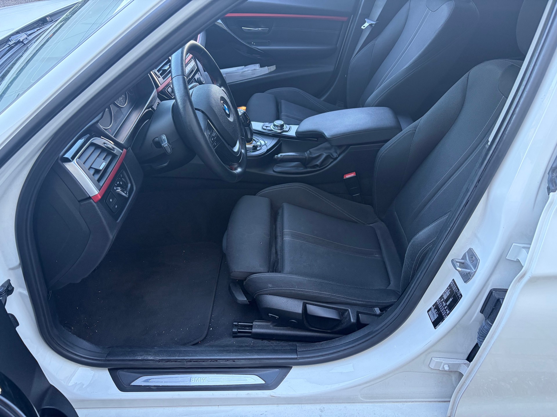 BMW 318d Touring M Sport Line Steptronic-image-6