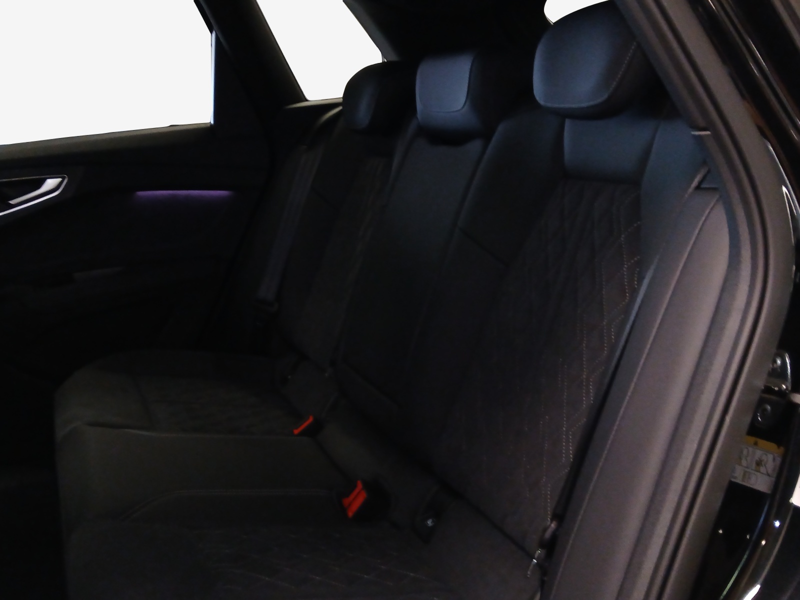 AUDI Q4 e-tron SUV quattro performance-image-11