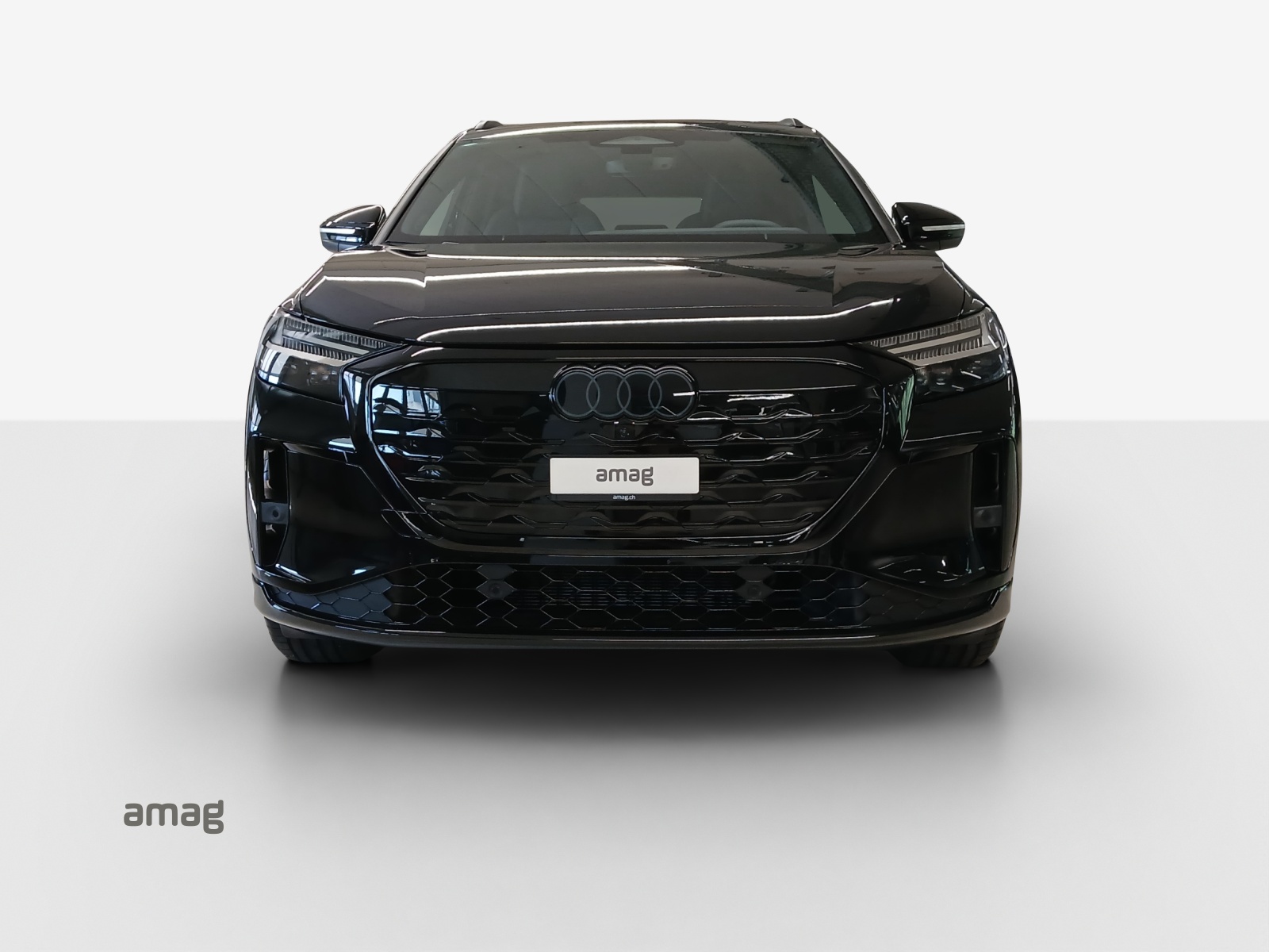 AUDI Q4 e-tron SUV quattro performance-image-6