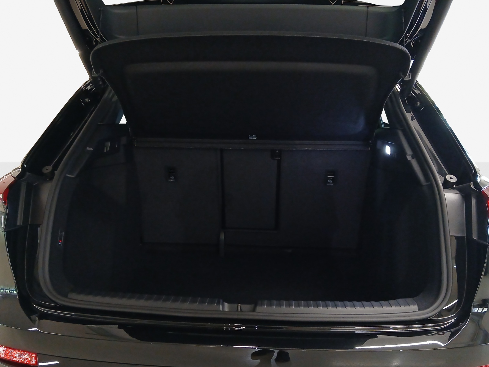 AUDI Q4 e-tron SUV quattro performance-image-12