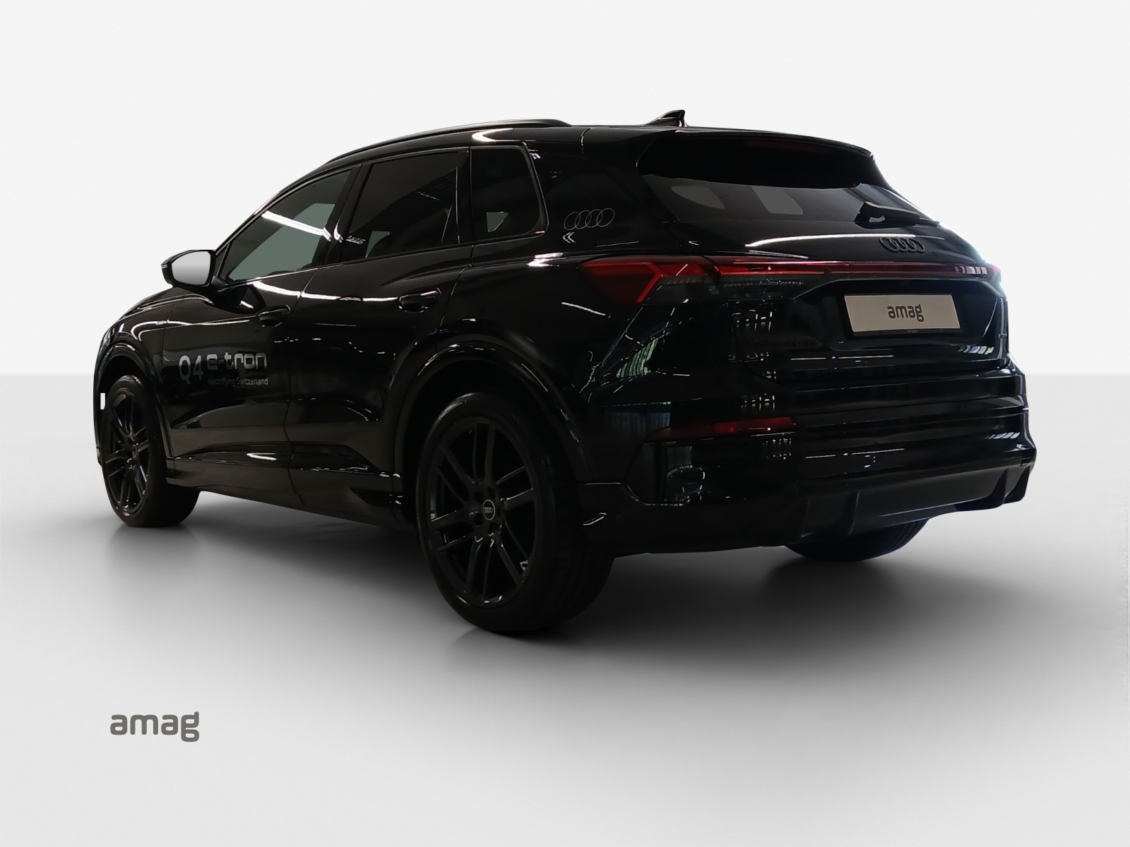 AUDI Q4 e-tron SUV quattro performance-showroom-element-2