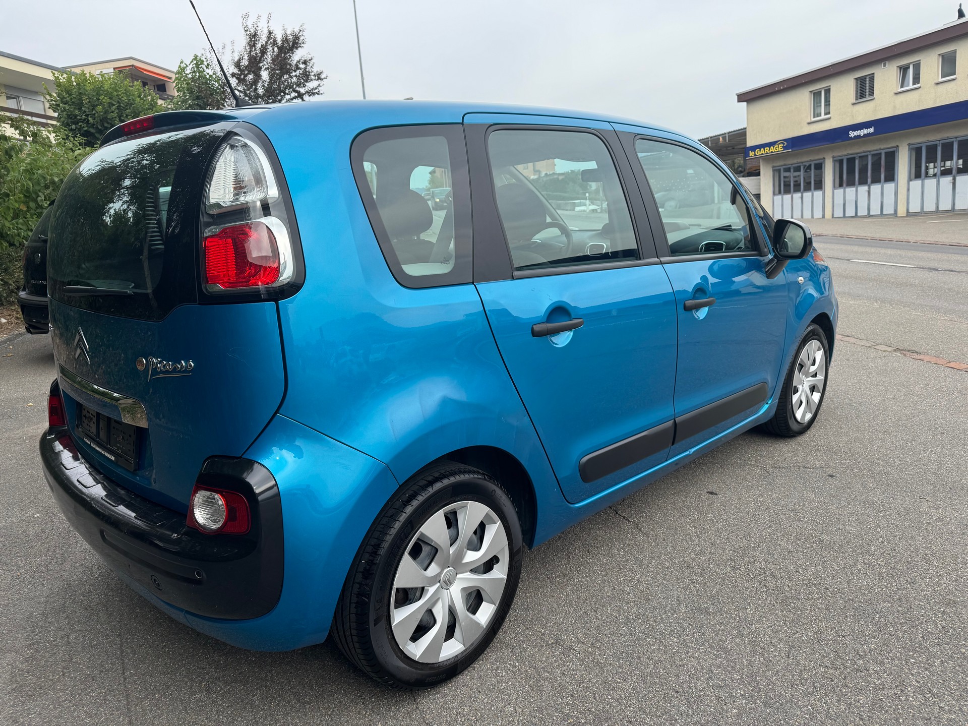 CITROEN C3 Picasso 1.6i 16V Chic (SX)-image-3