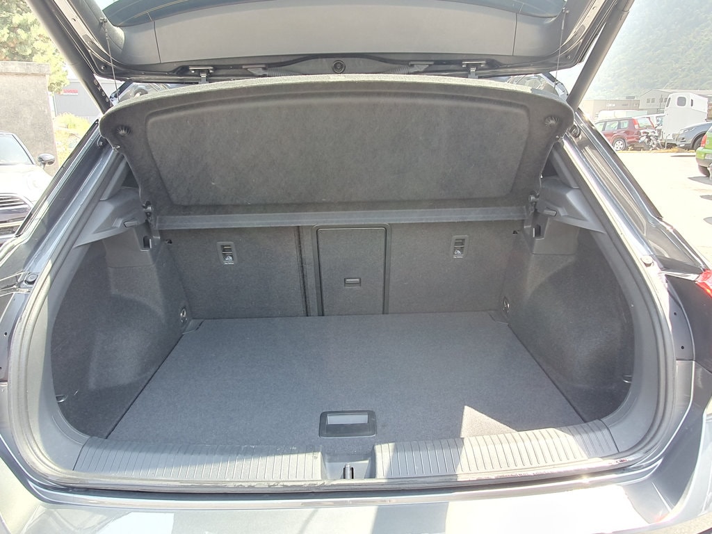 VW T-Roc 2.0 TSI R-Line DSG 4Motion-image-11