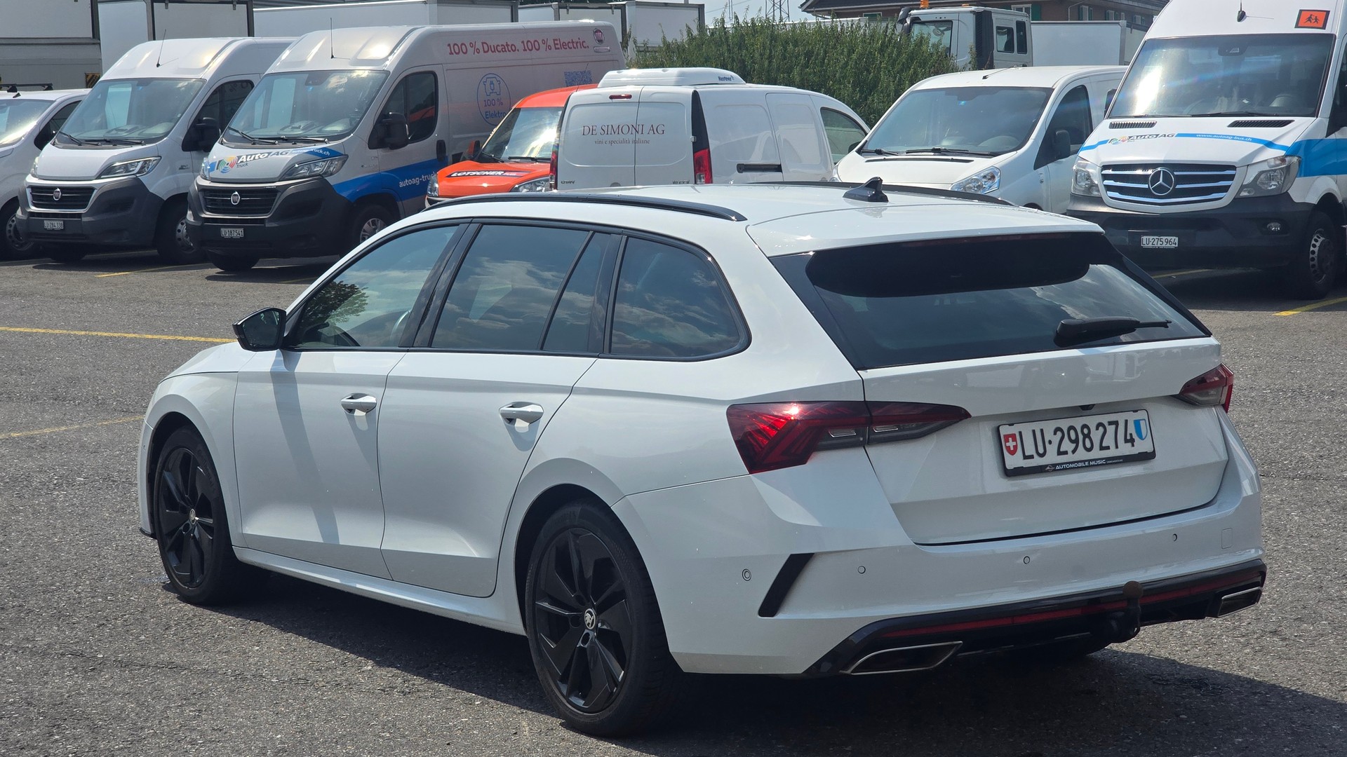 SKODA Octavia Combi 2.0 TDI DSG RS 4x4-image-4