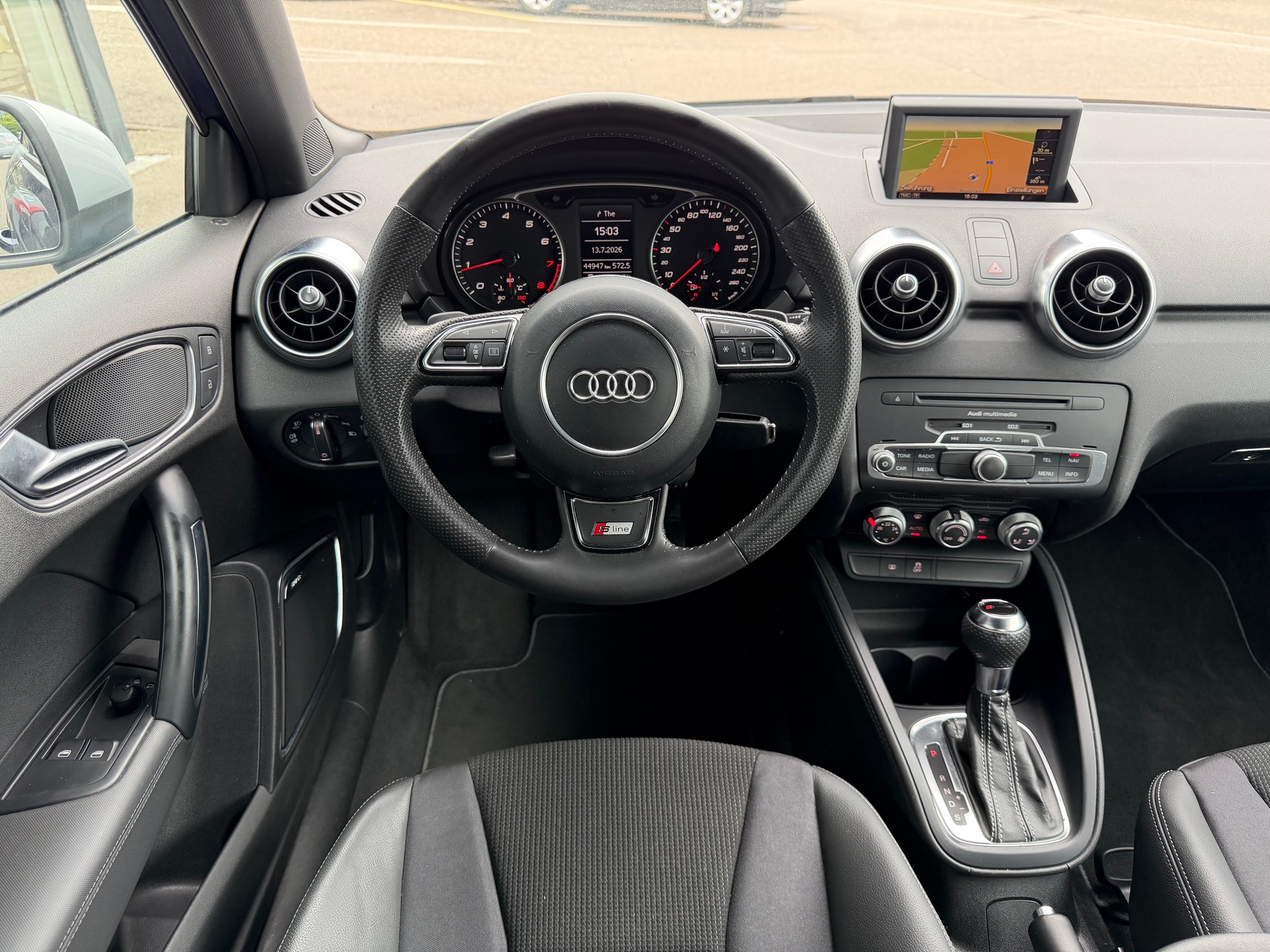 AUDI A1 Sport 1.4 TFSI Ambition S-Tronic-image-13