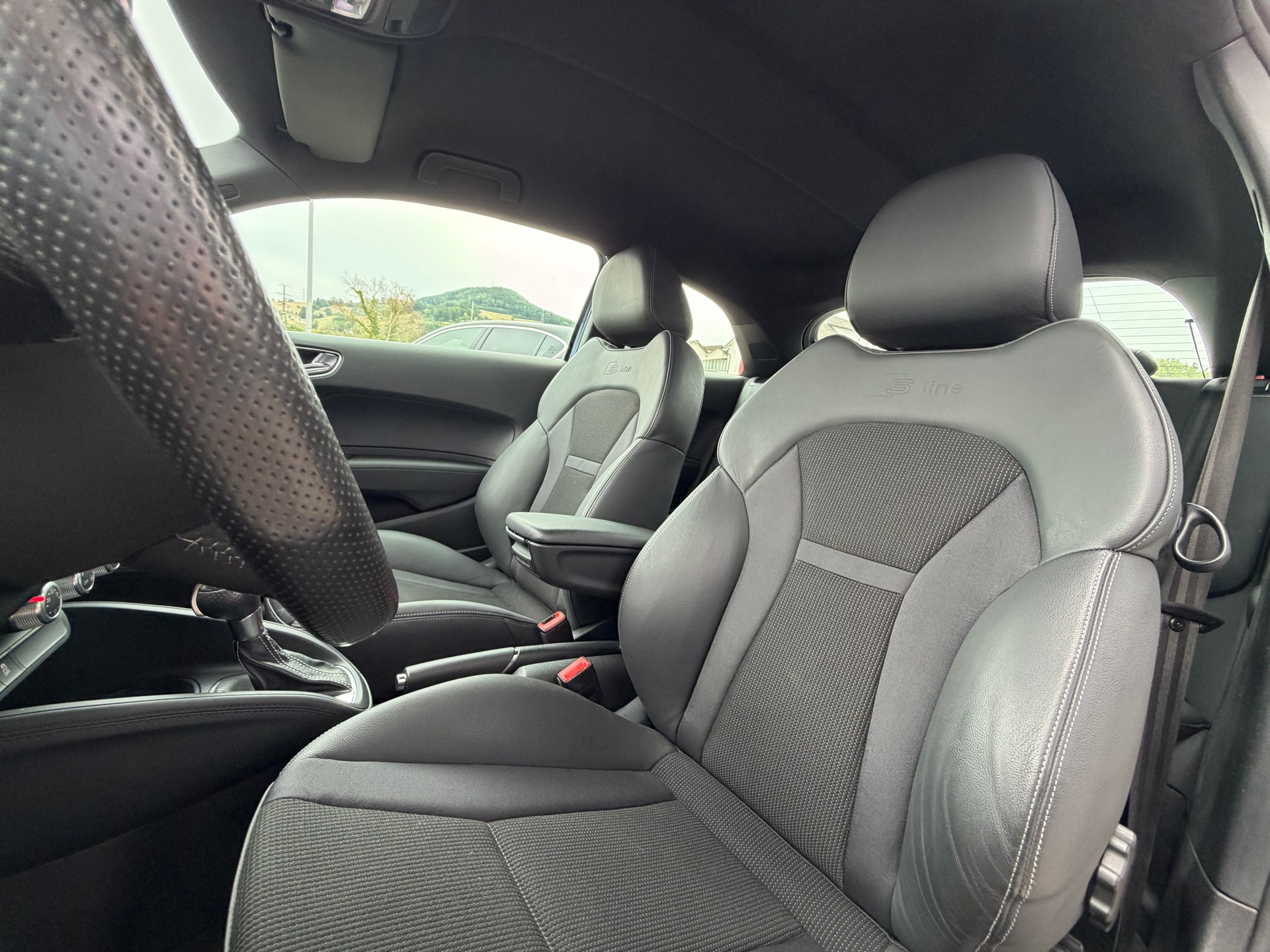 AUDI A1 Sport 1.4 TFSI Ambition S-Tronic-image-12
