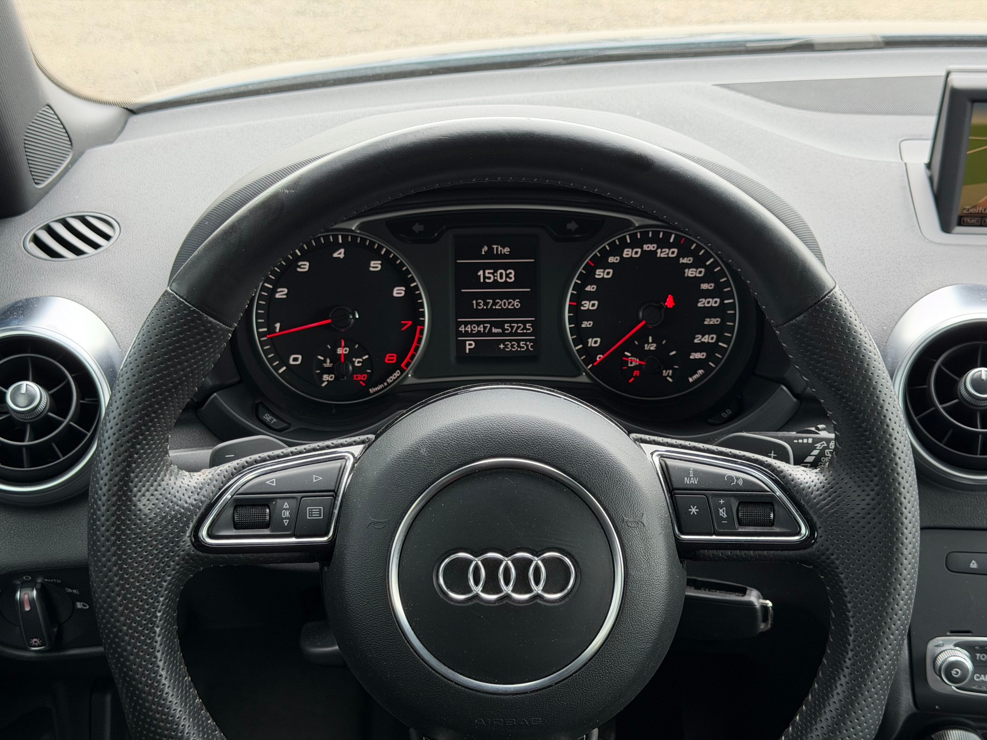 AUDI A1 Sport 1.4 TFSI Ambition S-Tronic-image-14