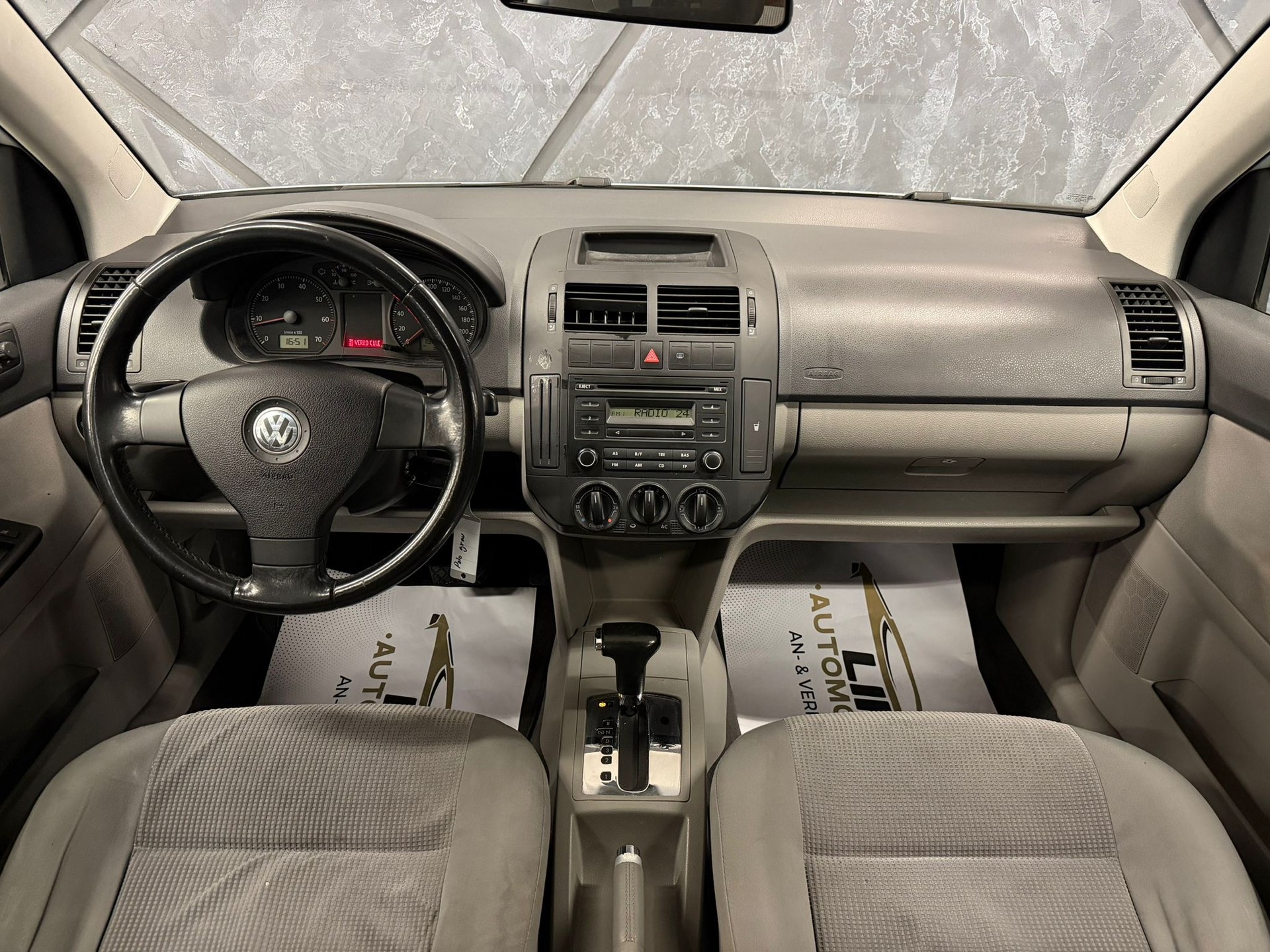 VW Polo 1.4 16V Comfortline-image-8