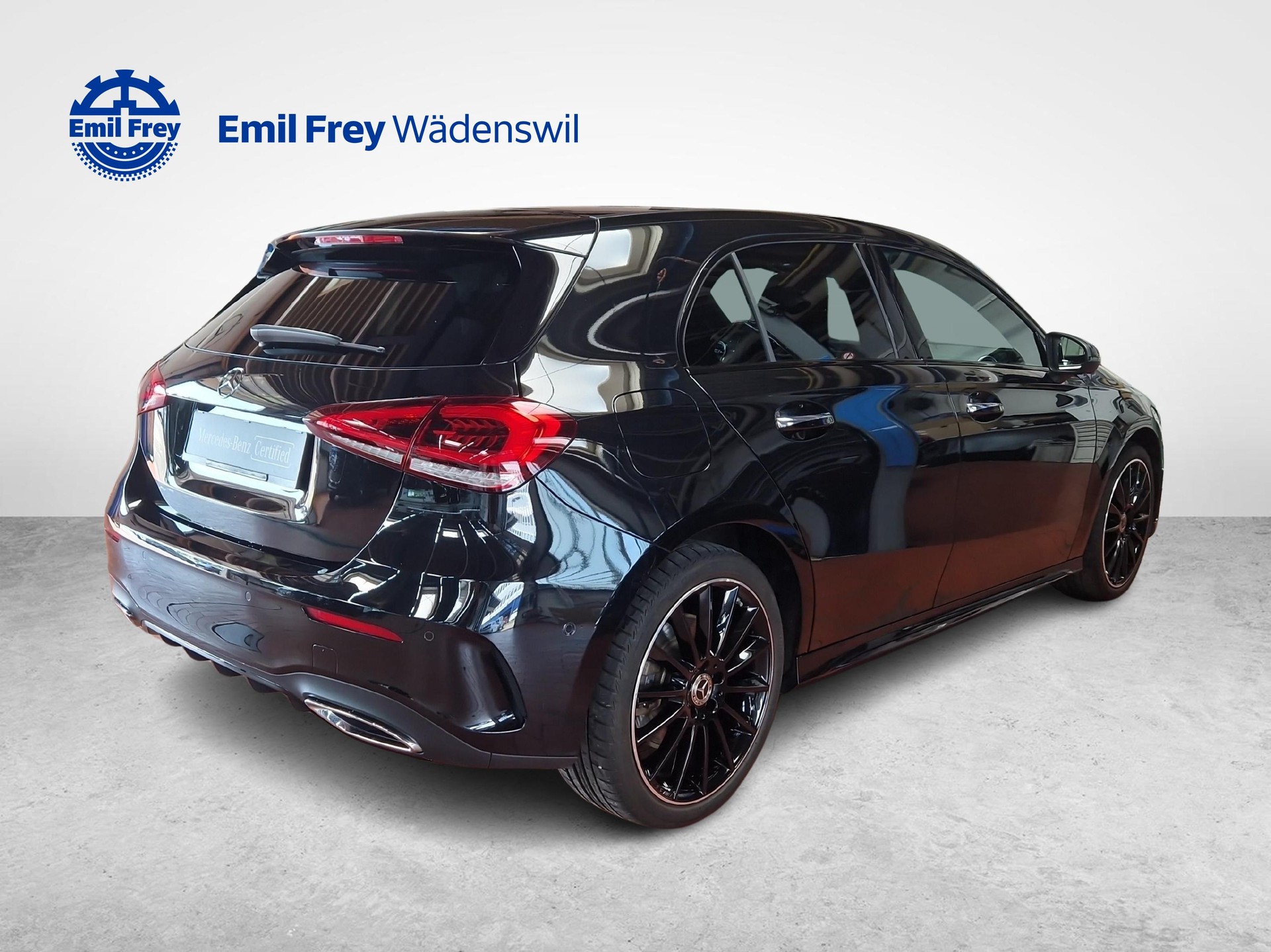 MERCEDES-BENZ A 250 e AMG Line-image-3