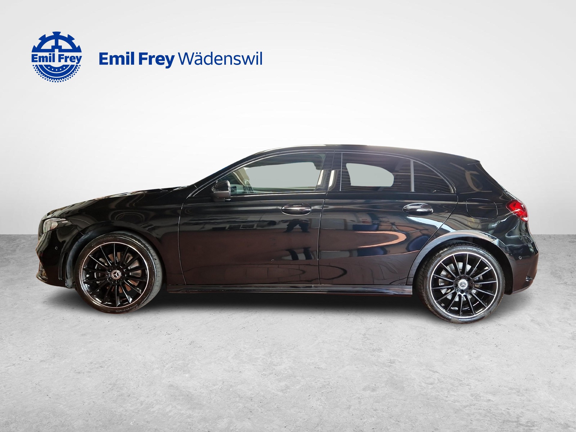 MERCEDES-BENZ A 250 e AMG Line-image-1