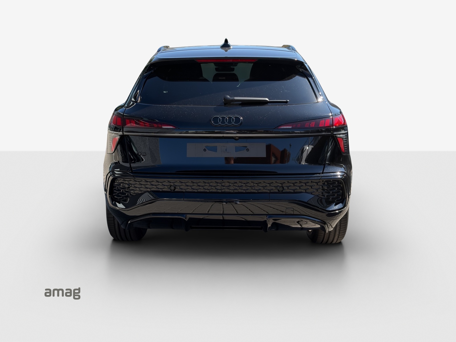 AUDI Q3 SUV 110 kW TFSI S tronic-showroom-element-3