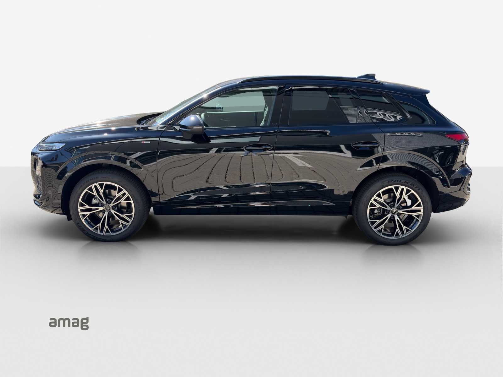 AUDI Q3 SUV 110 kW TFSI S tronic-showroom-element-1