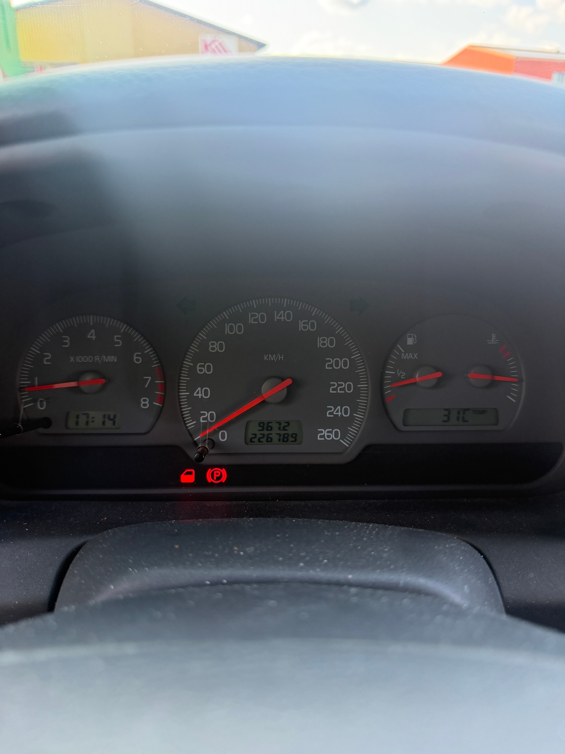 VOLVO V40 T4-image-13