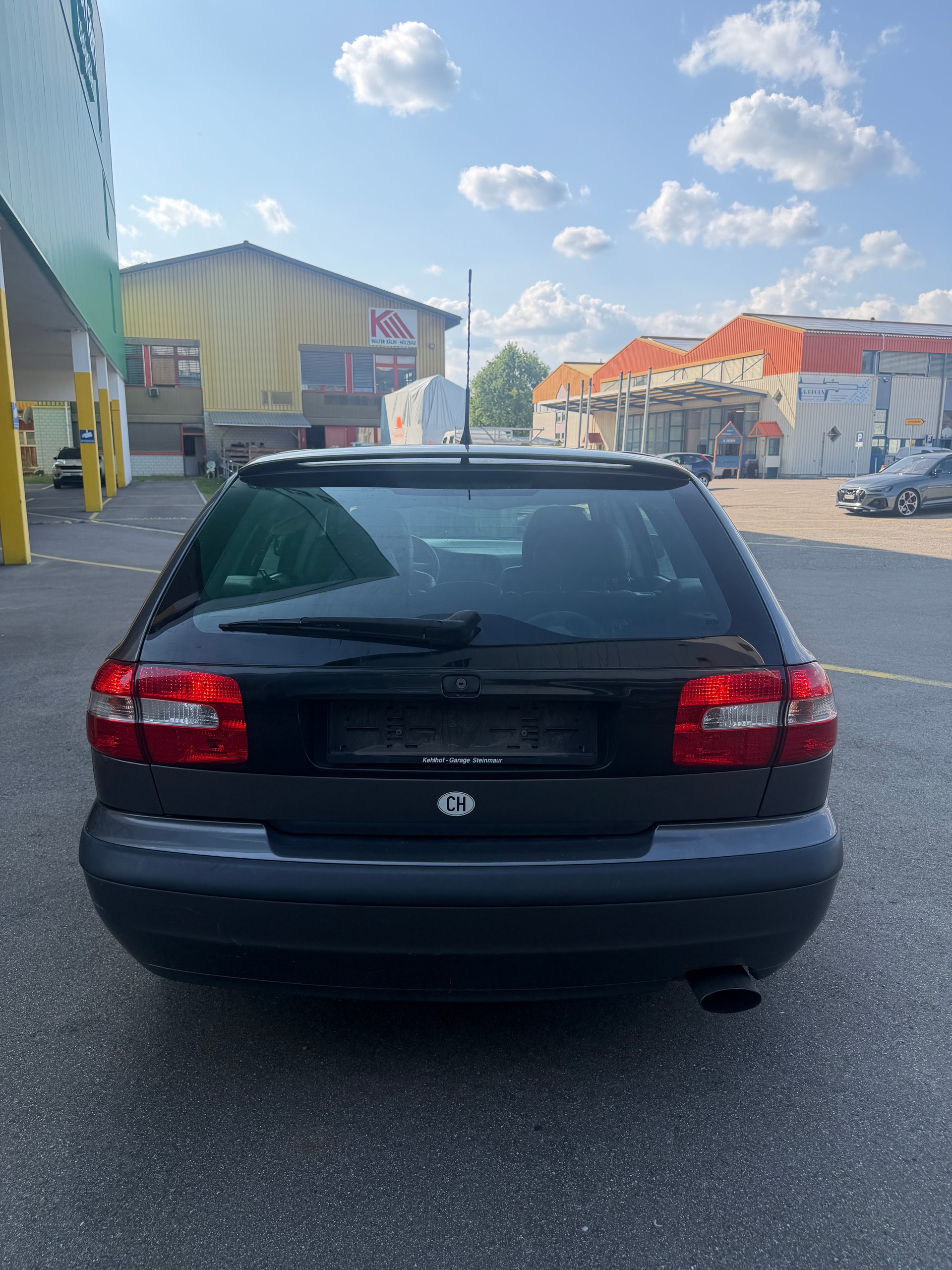 VOLVO V40 T4-image-5