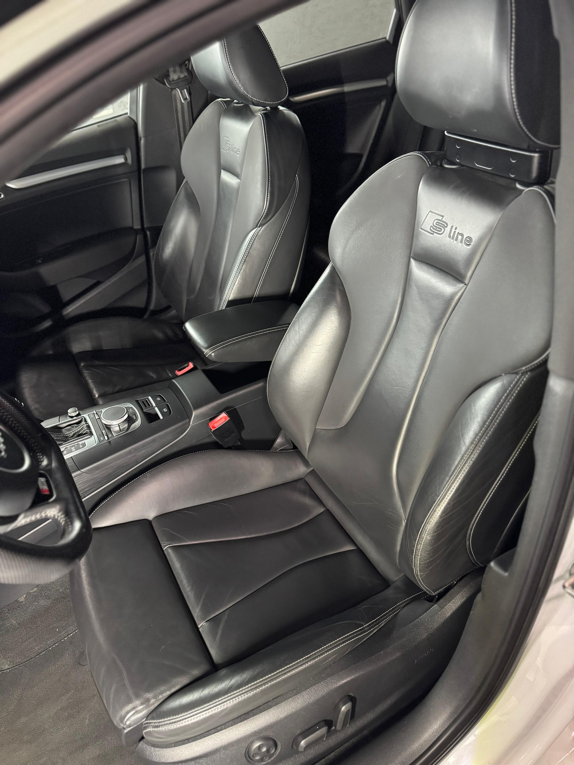 AUDI A3 Sportback 2.0 TDI Ambition quattro S-tronic-image-7