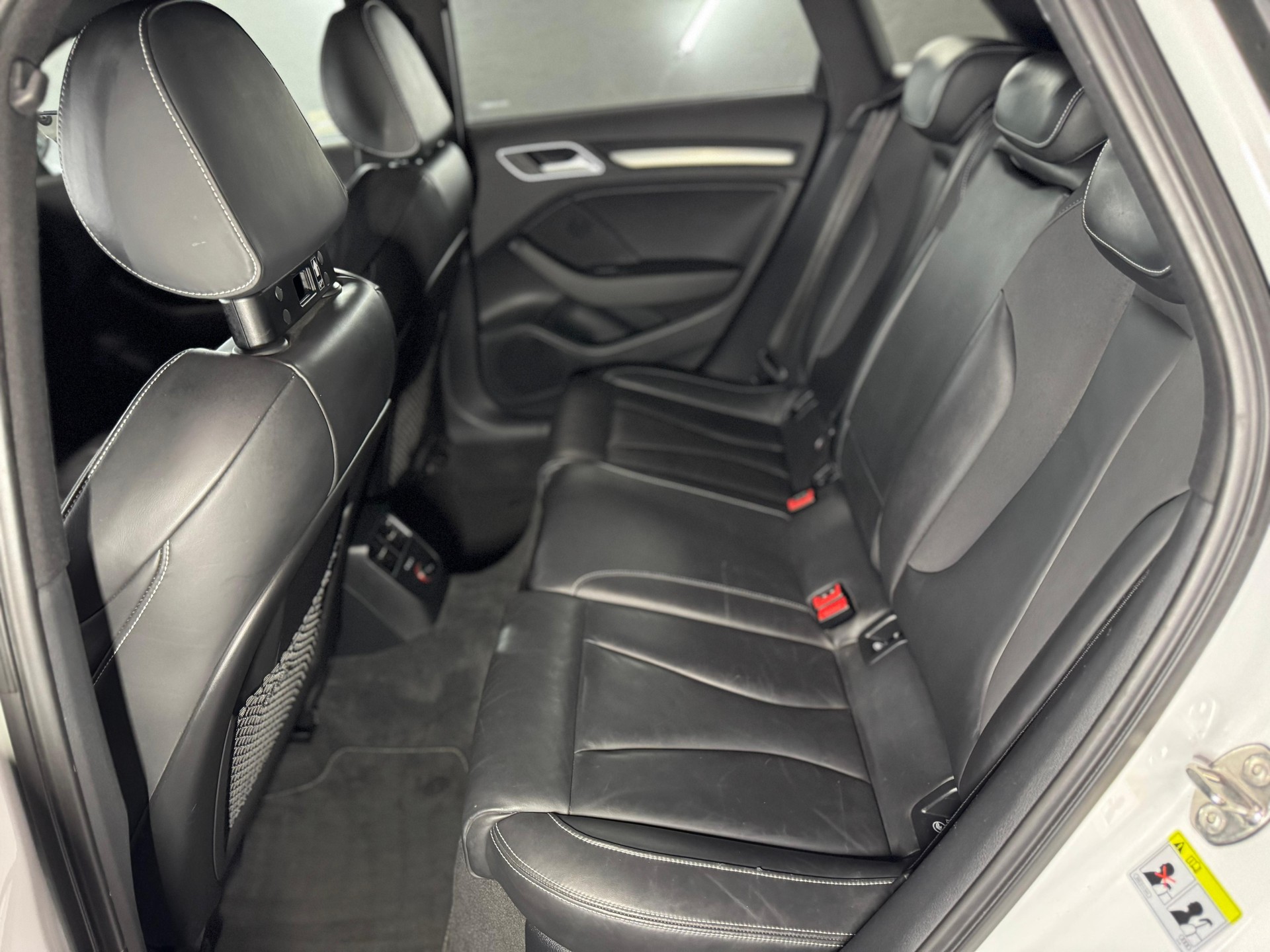 AUDI A3 Sportback 2.0 TDI Ambition quattro S-tronic-image-8
