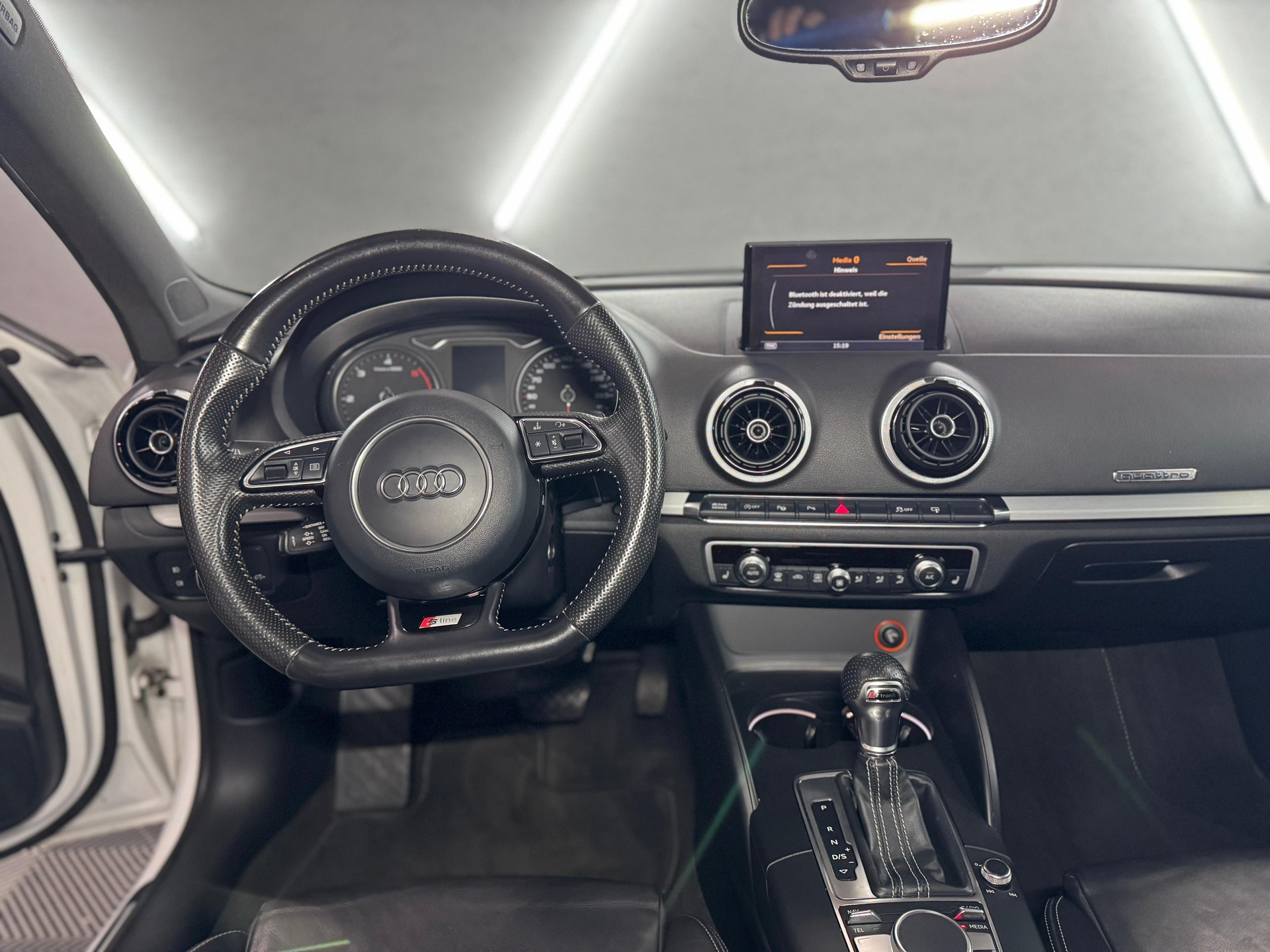 AUDI A3 Sportback 2.0 TDI Ambition quattro S-tronic-image-9