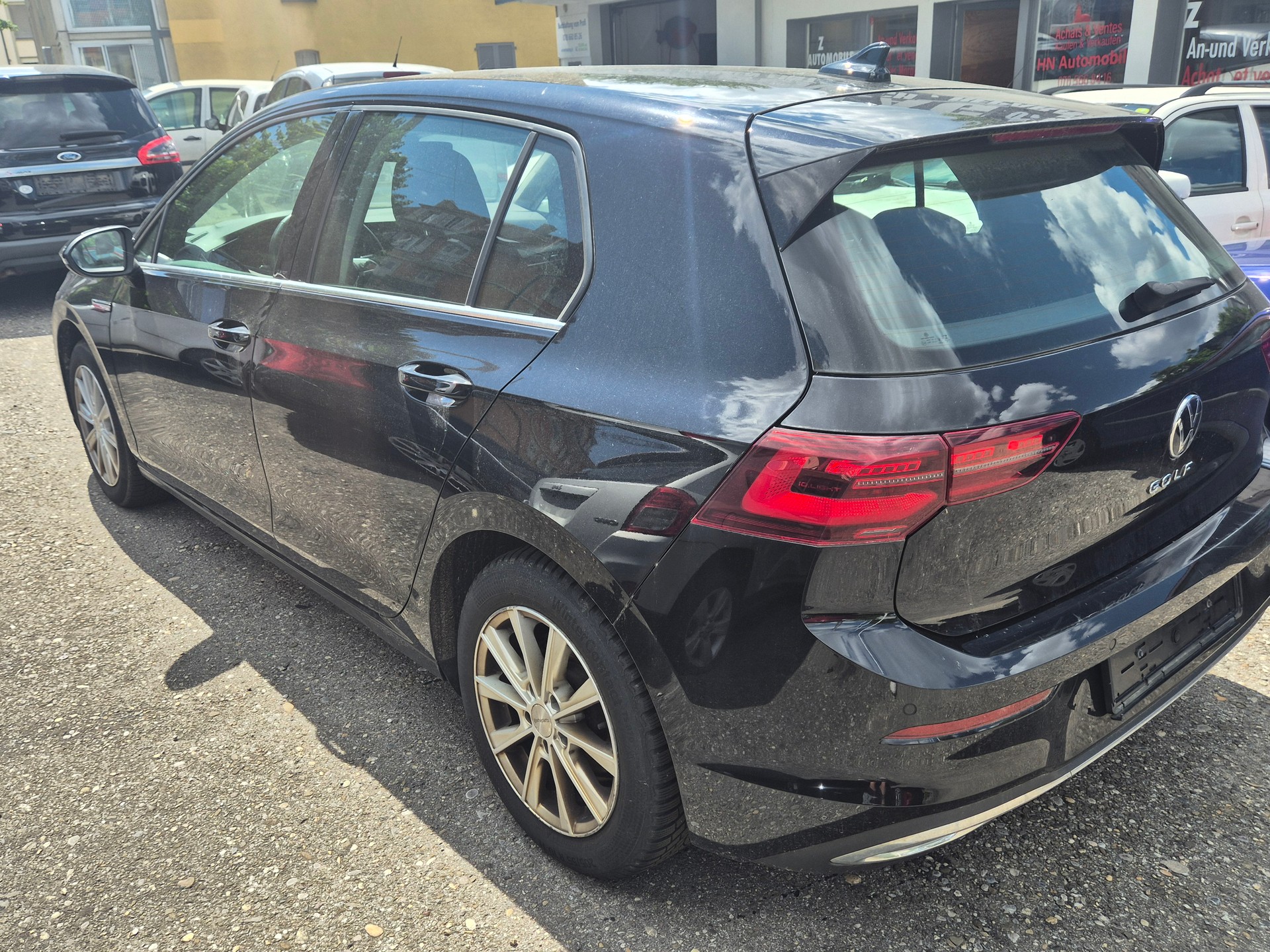 VW Golf 1.5 TSI ACT First Edition-image-6