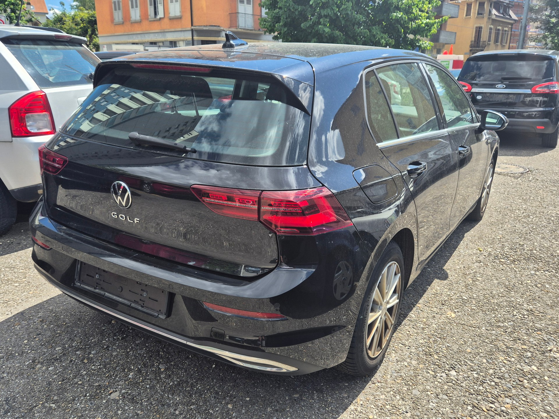 VW Golf 1.5 TSI ACT First Edition-image-5