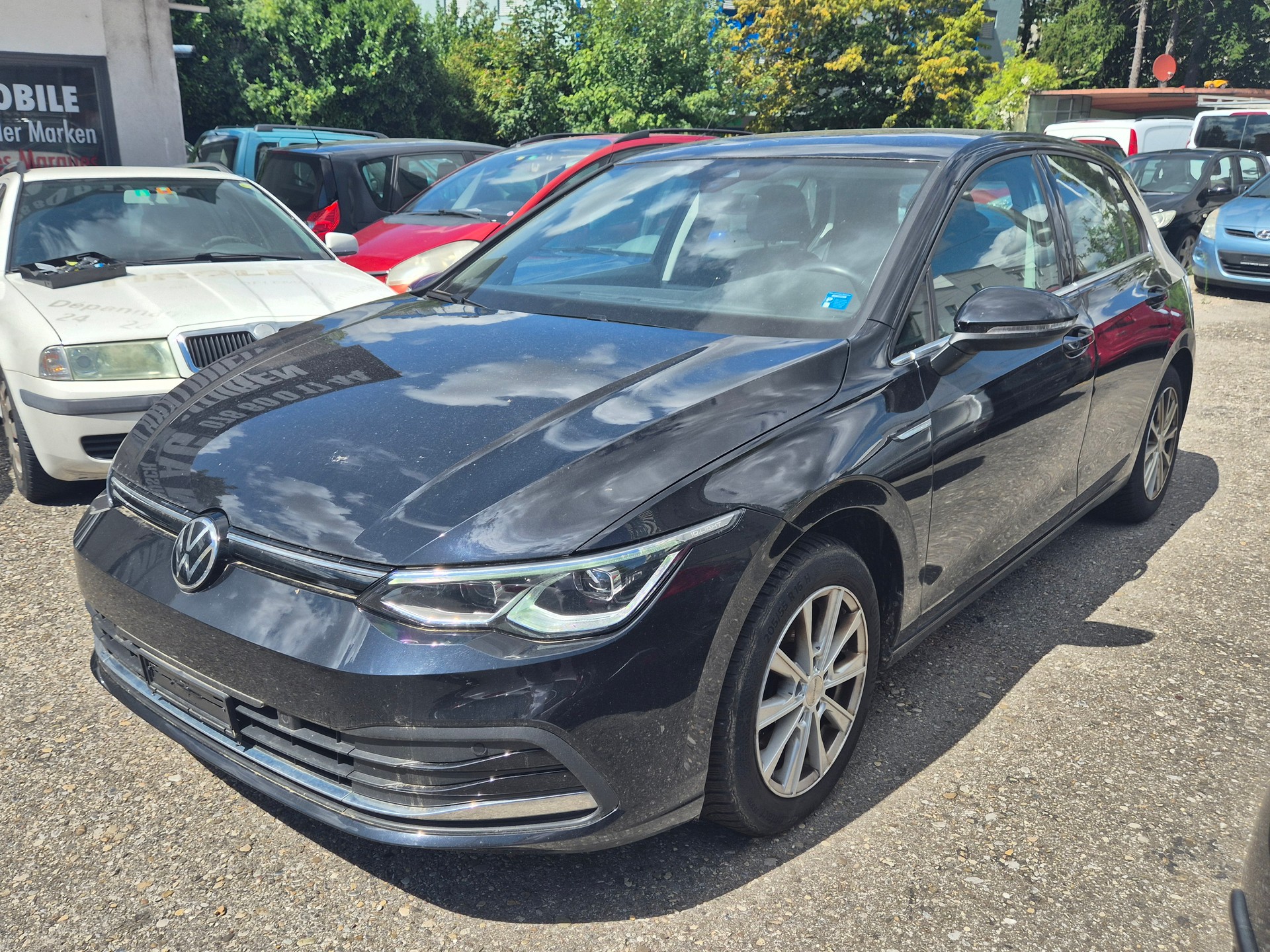 VW Golf 1.5 TSI ACT First Edition-image-3