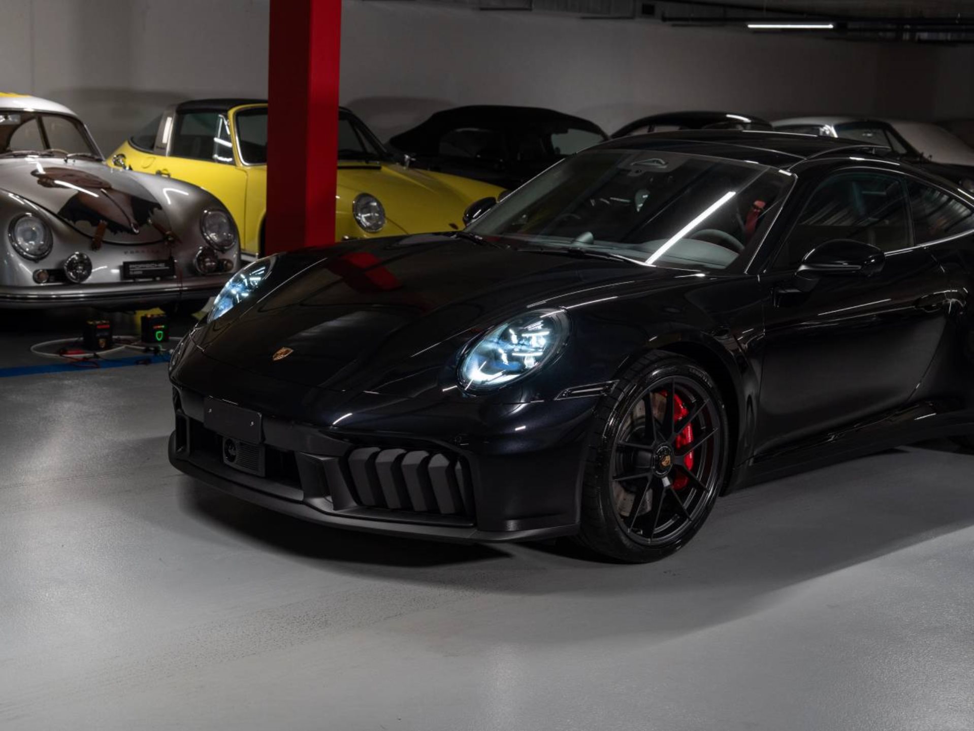 PORSCHE 911 Carrera GTS-image-23