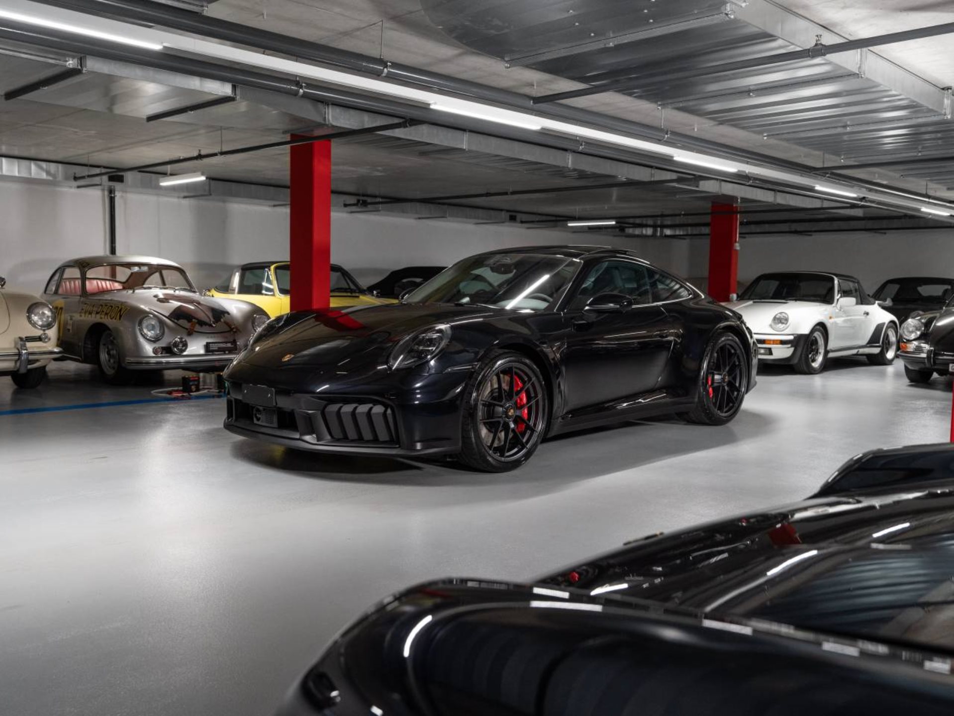 PORSCHE 911 Carrera GTS-image-0