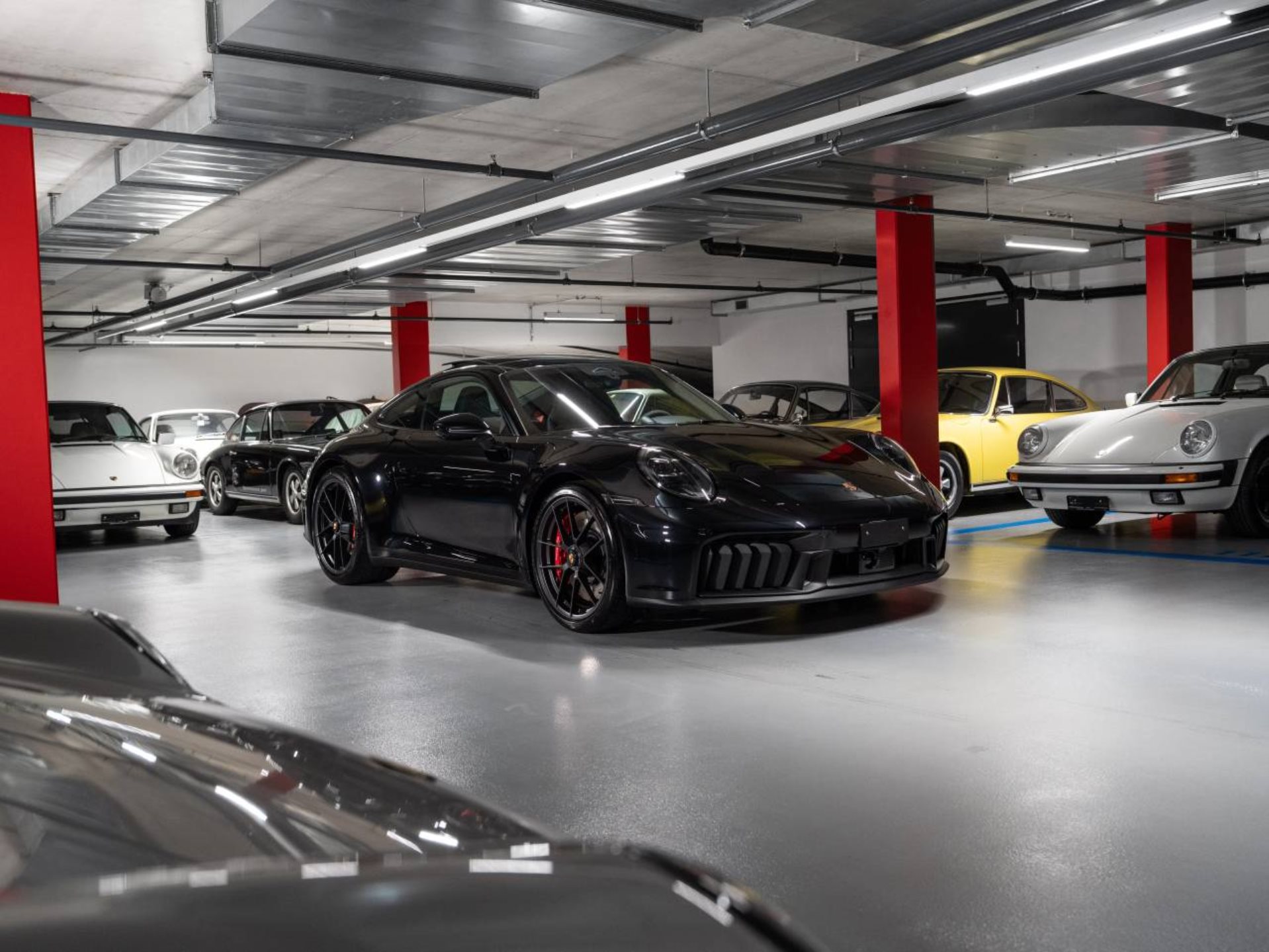 PORSCHE 911 Carrera GTS-image-6