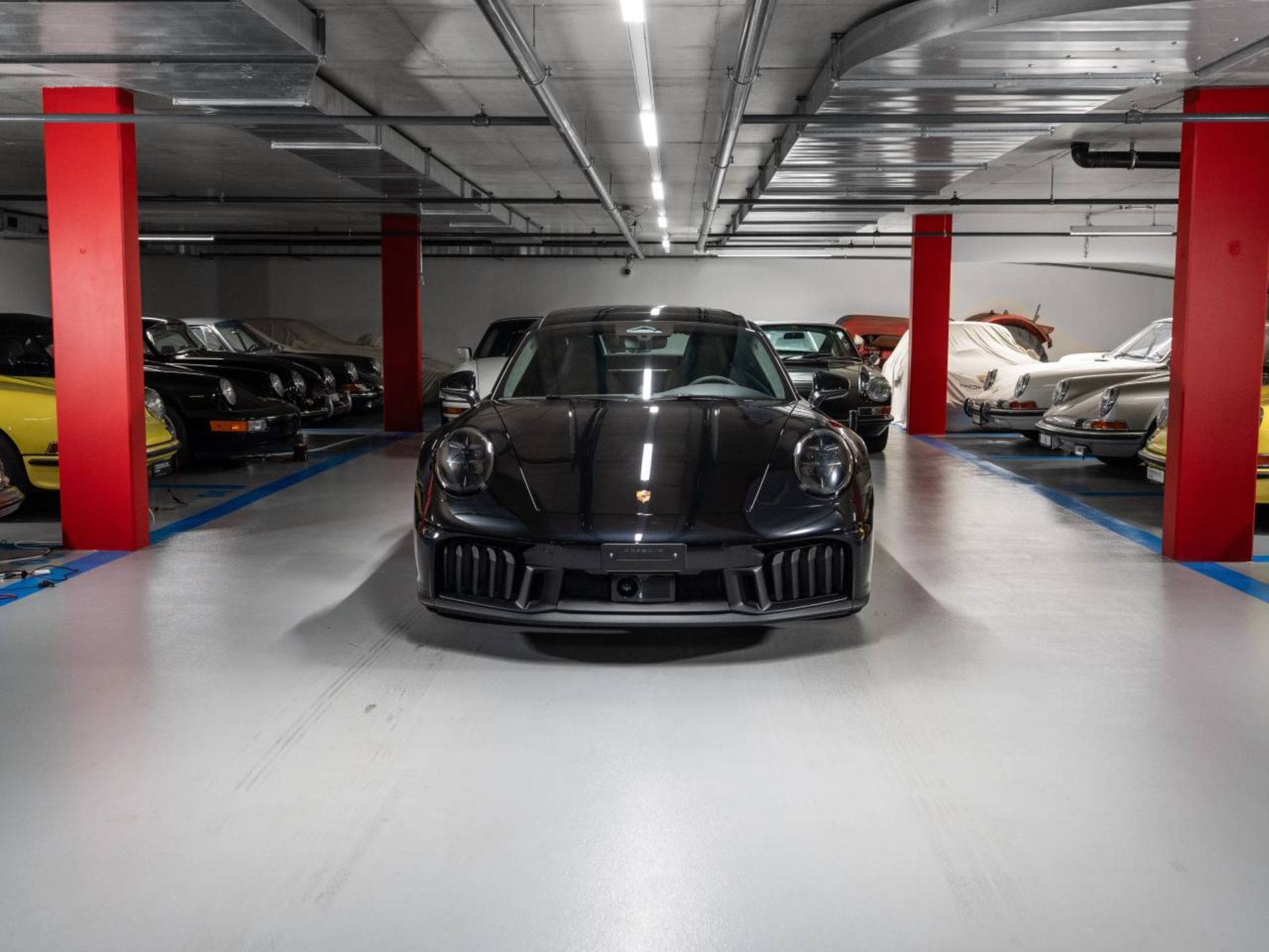 PORSCHE 911 Carrera GTS-image-1