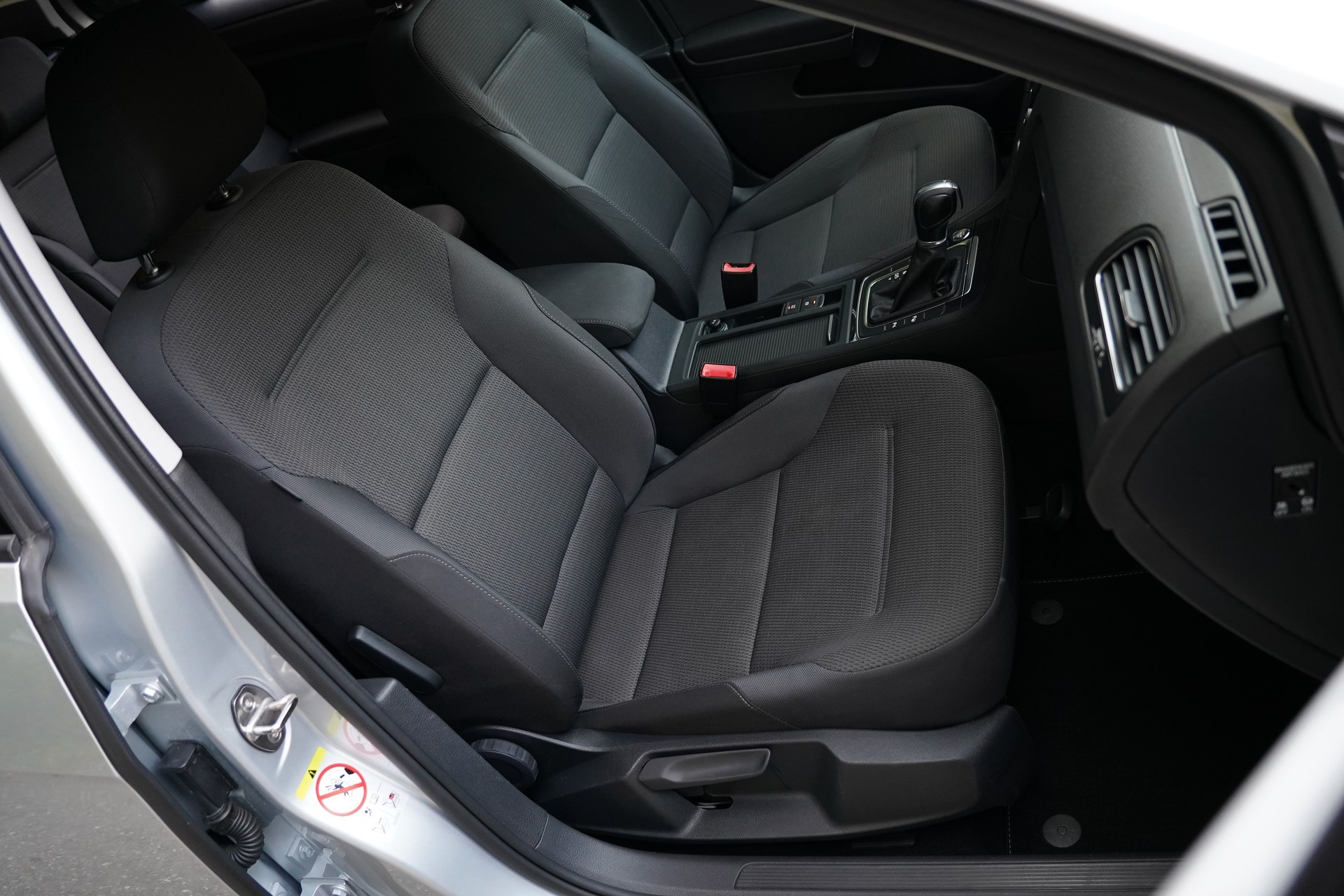 VW Golf 1.5 TSI EVO Highline DSG-image-17