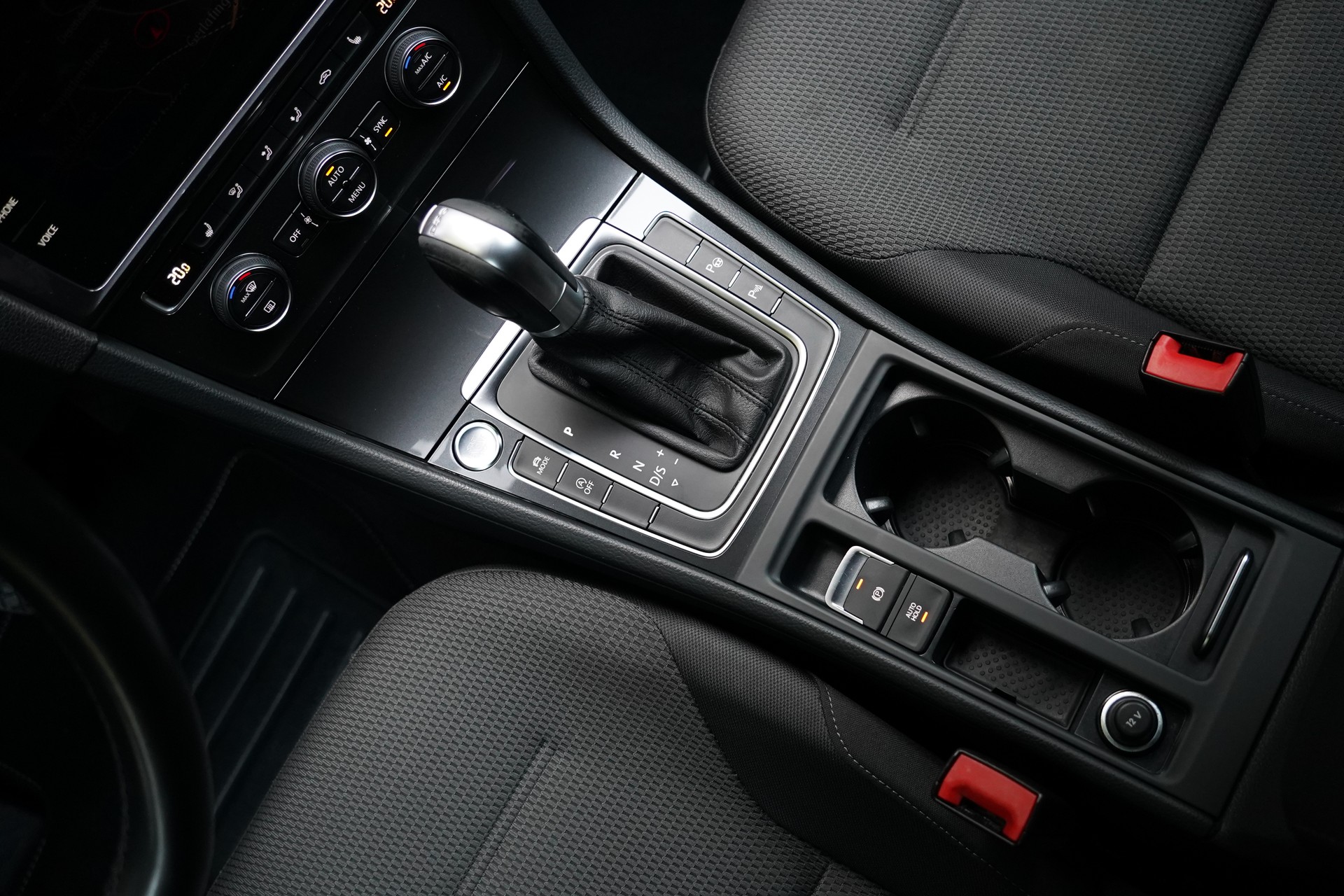 VW Golf 1.5 TSI EVO Highline DSG-image-24