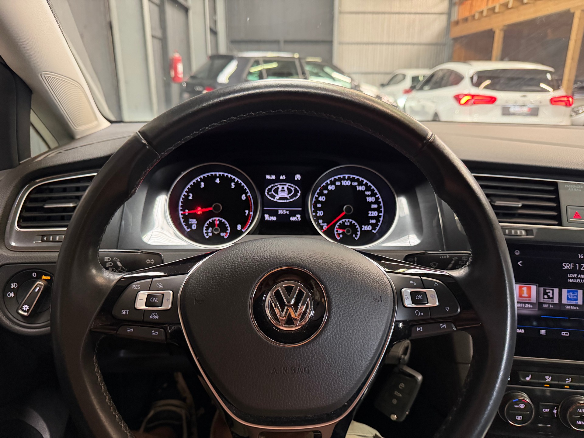 VW Golf Variant 1.4 TSI Highline-image-11