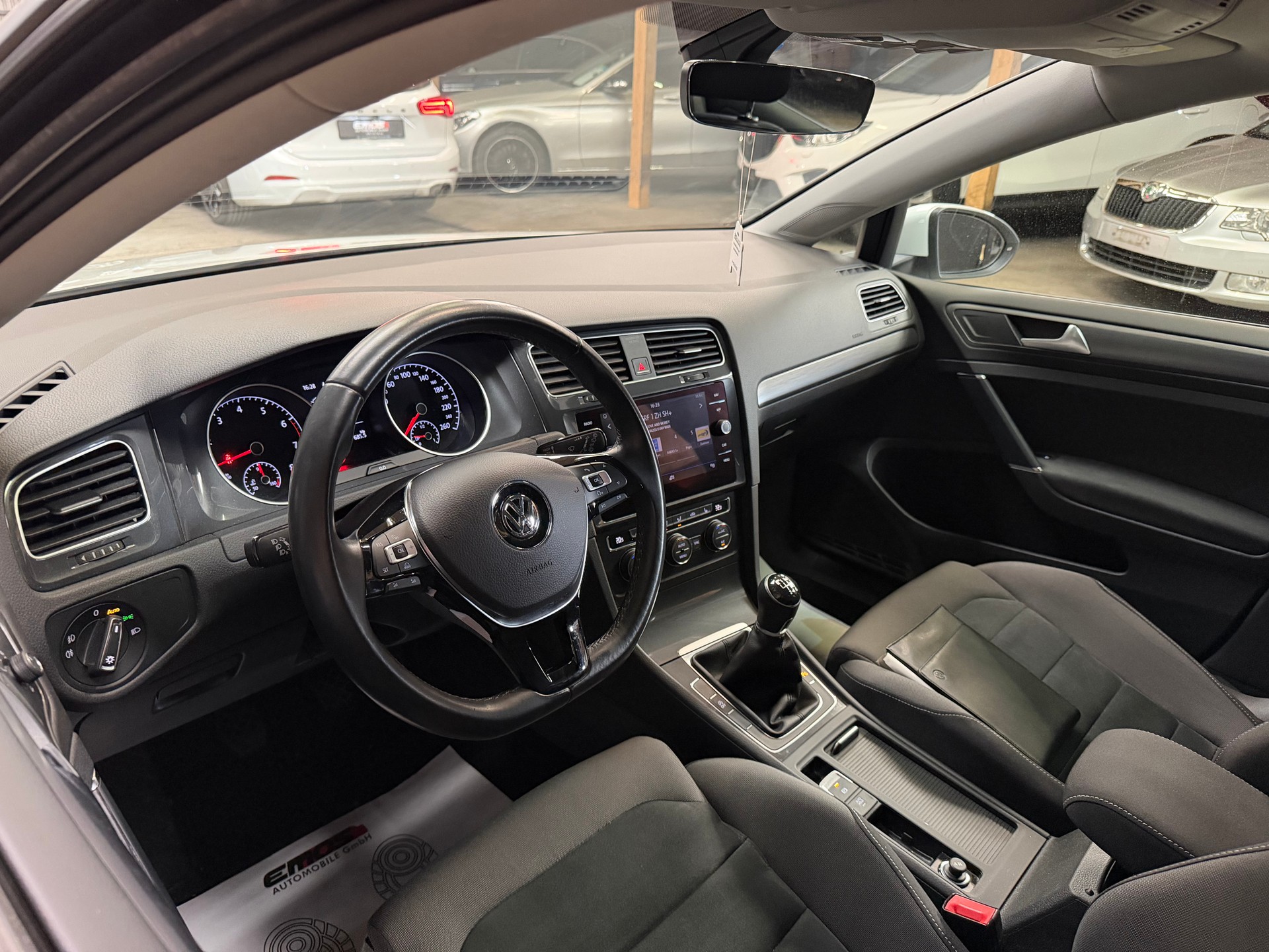 VW Golf Variant 1.4 TSI Highline-image-9