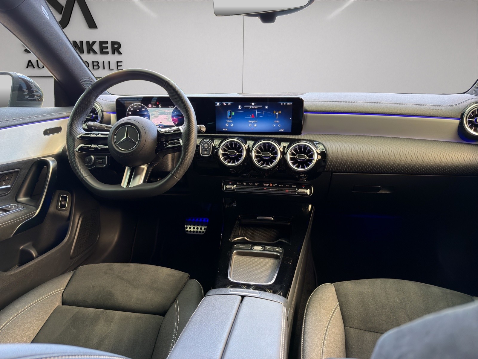 MERCEDES-BENZ CLA 200 7G-DCT-image-15