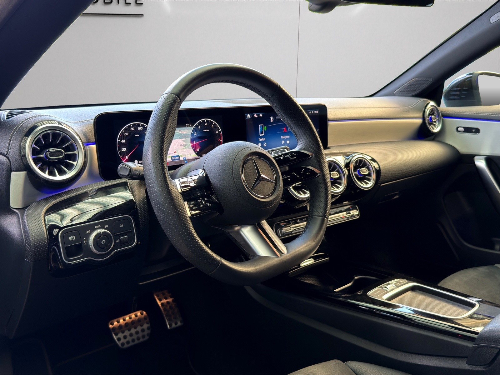MERCEDES-BENZ CLA 200 7G-DCT-image-9