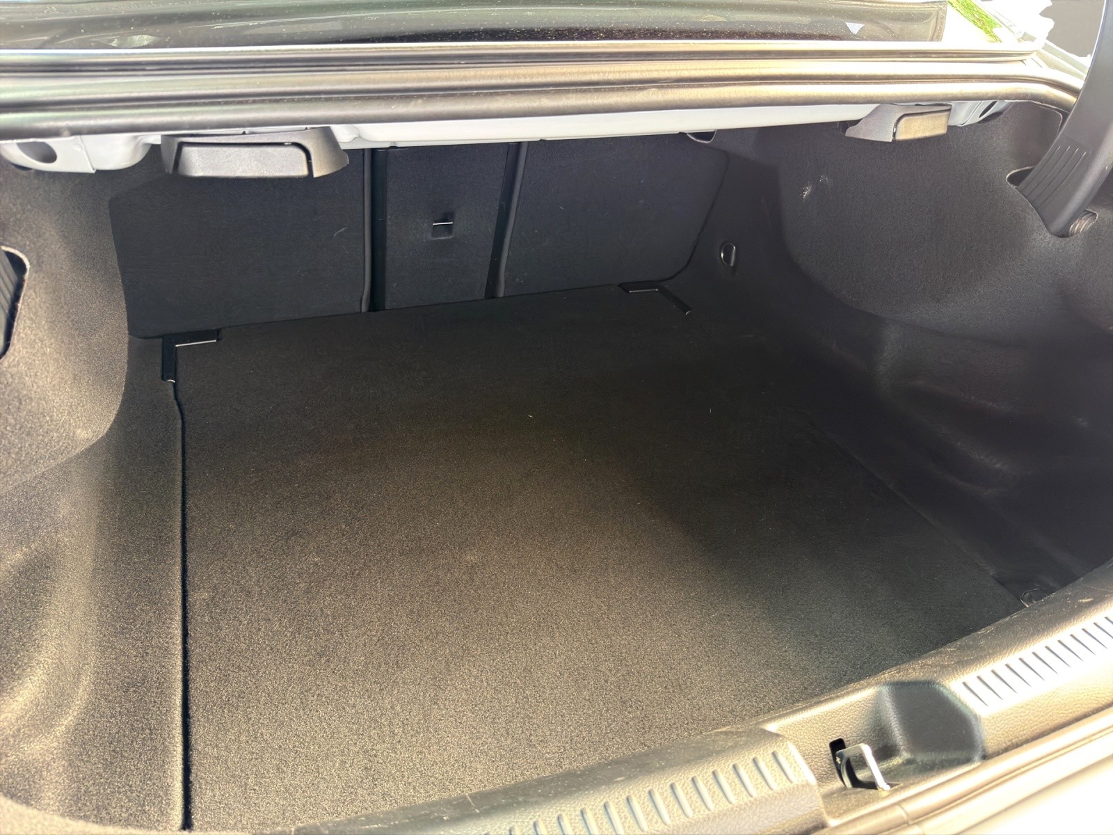 MERCEDES-BENZ CLA 200 7G-DCT-image-21
