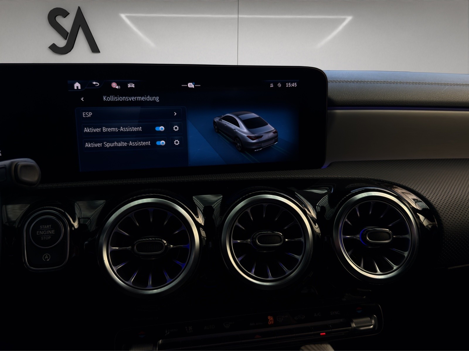 MERCEDES-BENZ CLA 200 7G-DCT-image-19