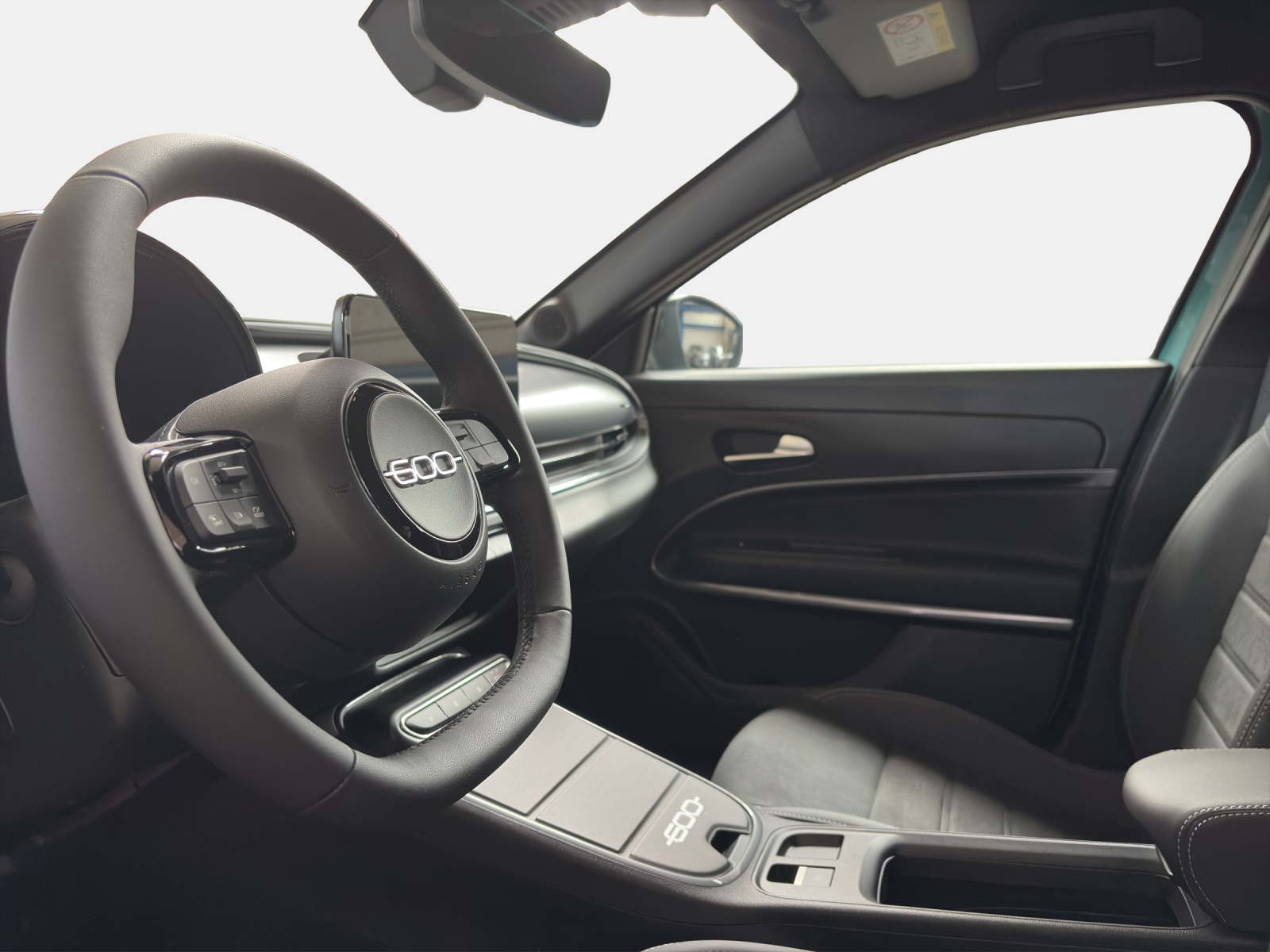 FIAT 600 1.2/136 Hybrid 145 Sport-image-9