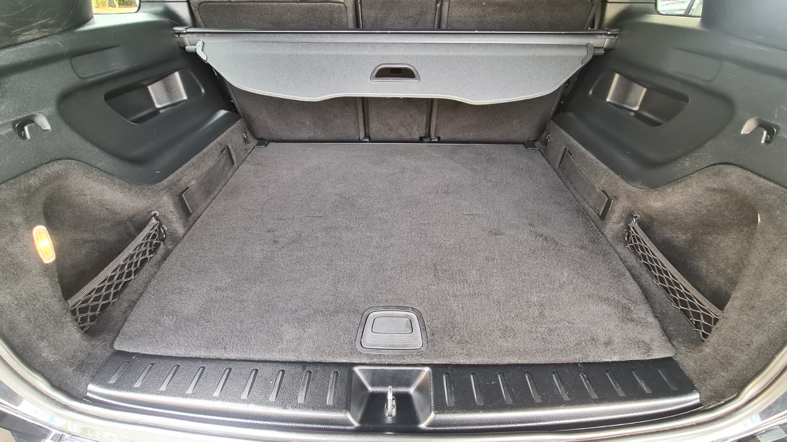 MERCEDES-BENZ GLB 220 d 4Matic AMG Line 8G-Tronic ** H.up Display ** Farhrerassistenz Paket ** RF-Kamera ** Leder-Alcantara ** Sportsitze **-image-9