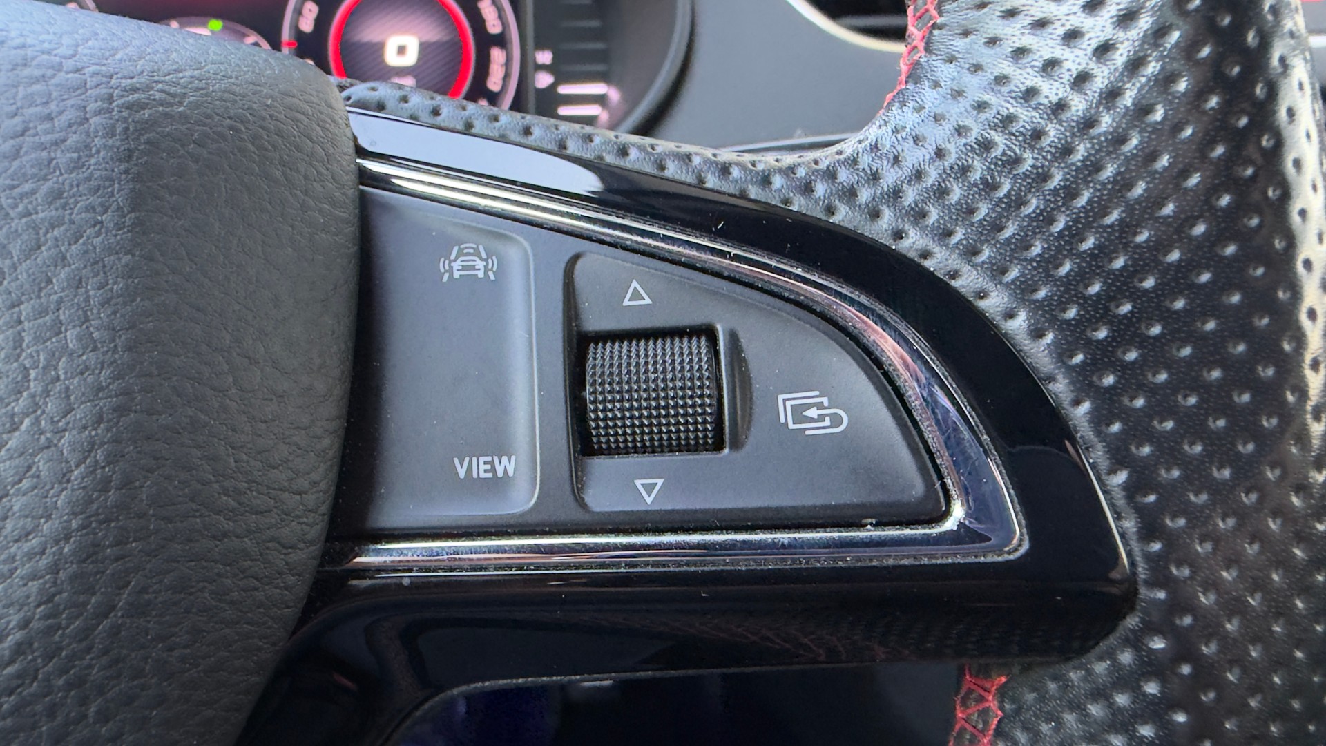 SKODA Octavia CO 2.0 TSI 245 RS DSG-image-11