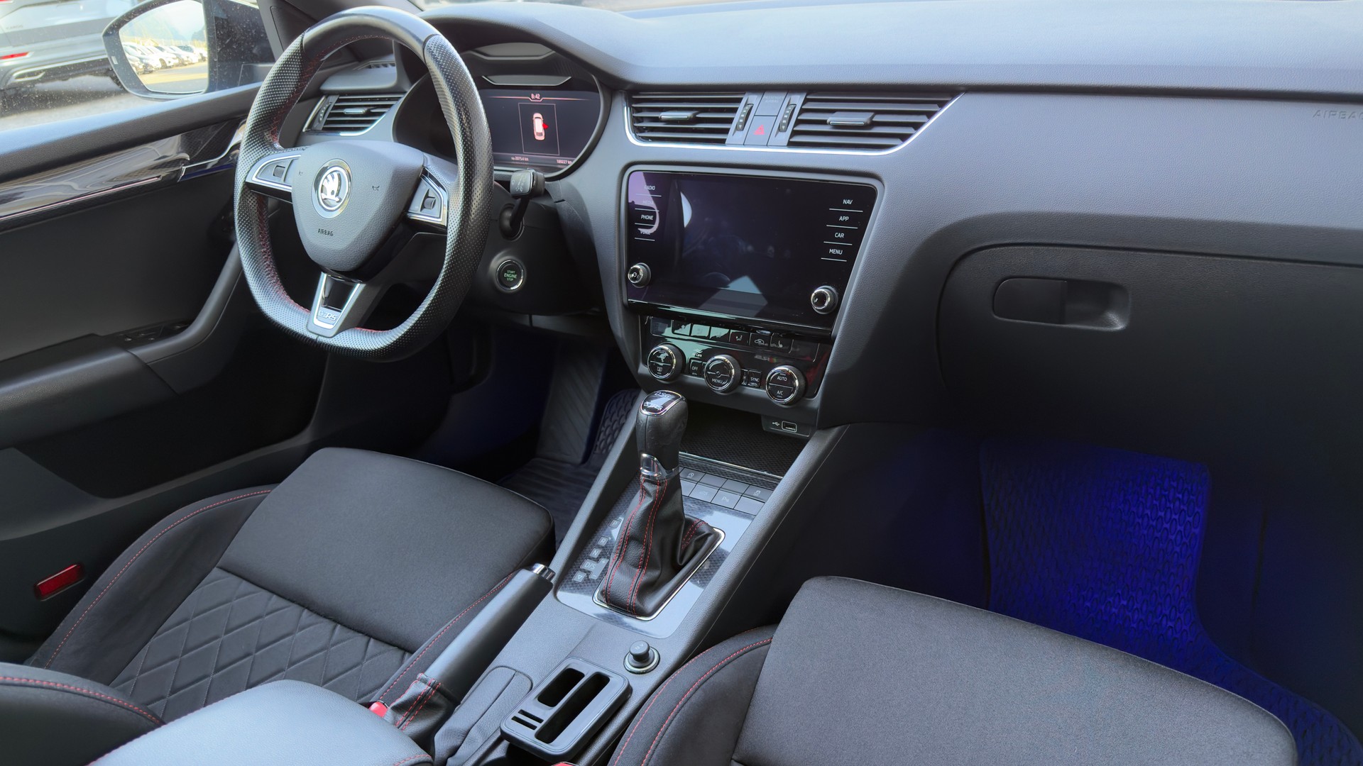 SKODA Octavia CO 2.0 TSI 245 RS DSG-image-15