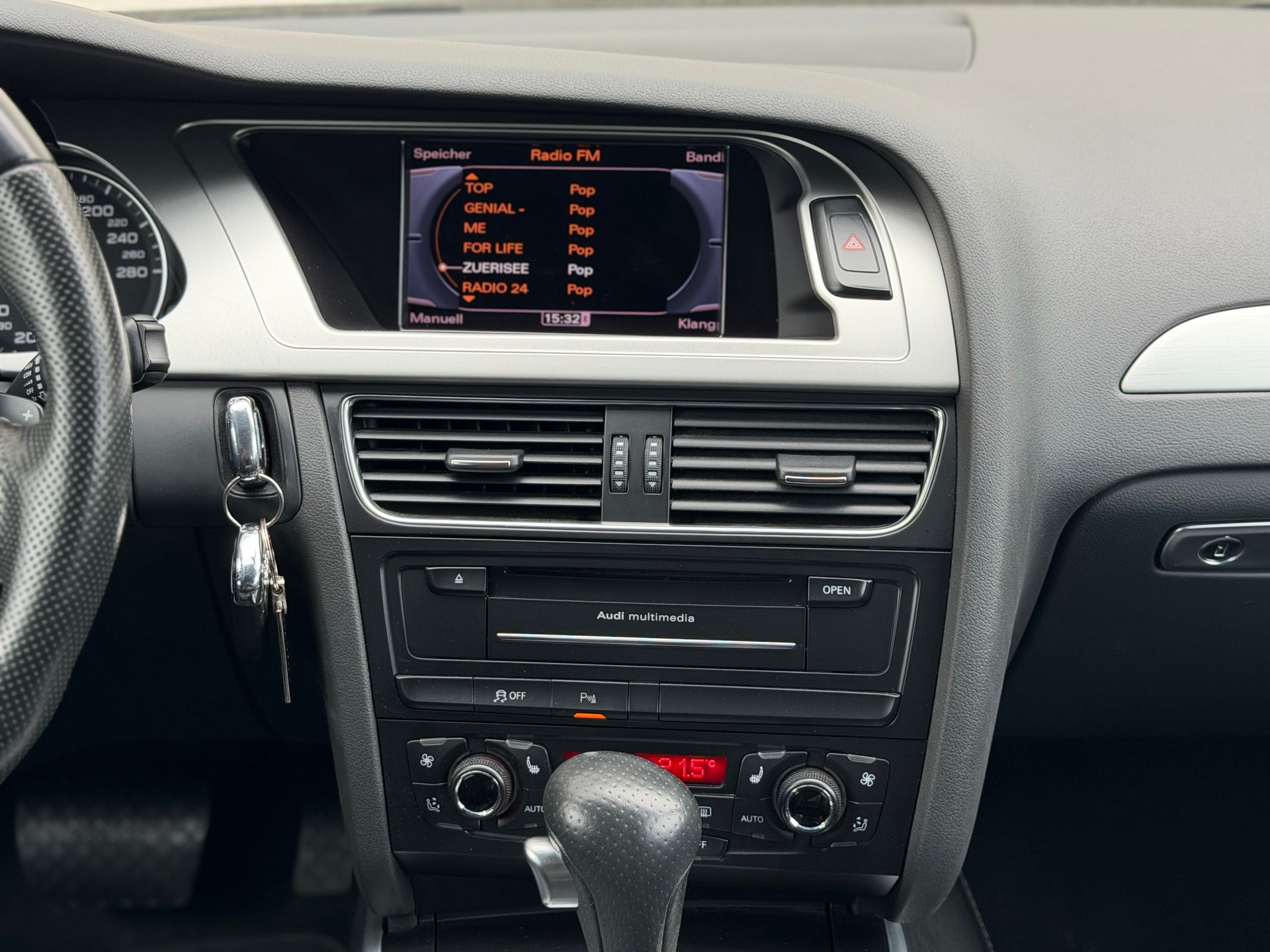 AUDI A4 Avant 2.0 TFSI quattro S-tronic-image-18
