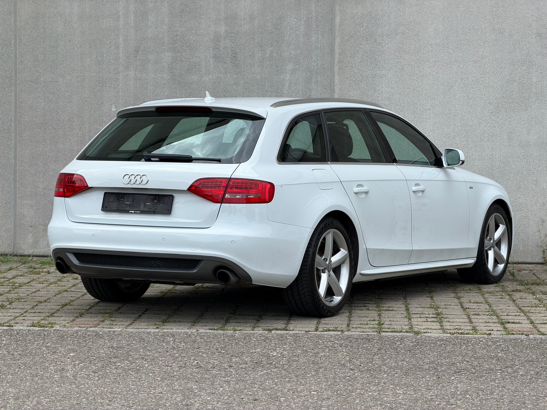 AUDI A4 Avant 2.0 TFSI quattro S-tronic-image-5