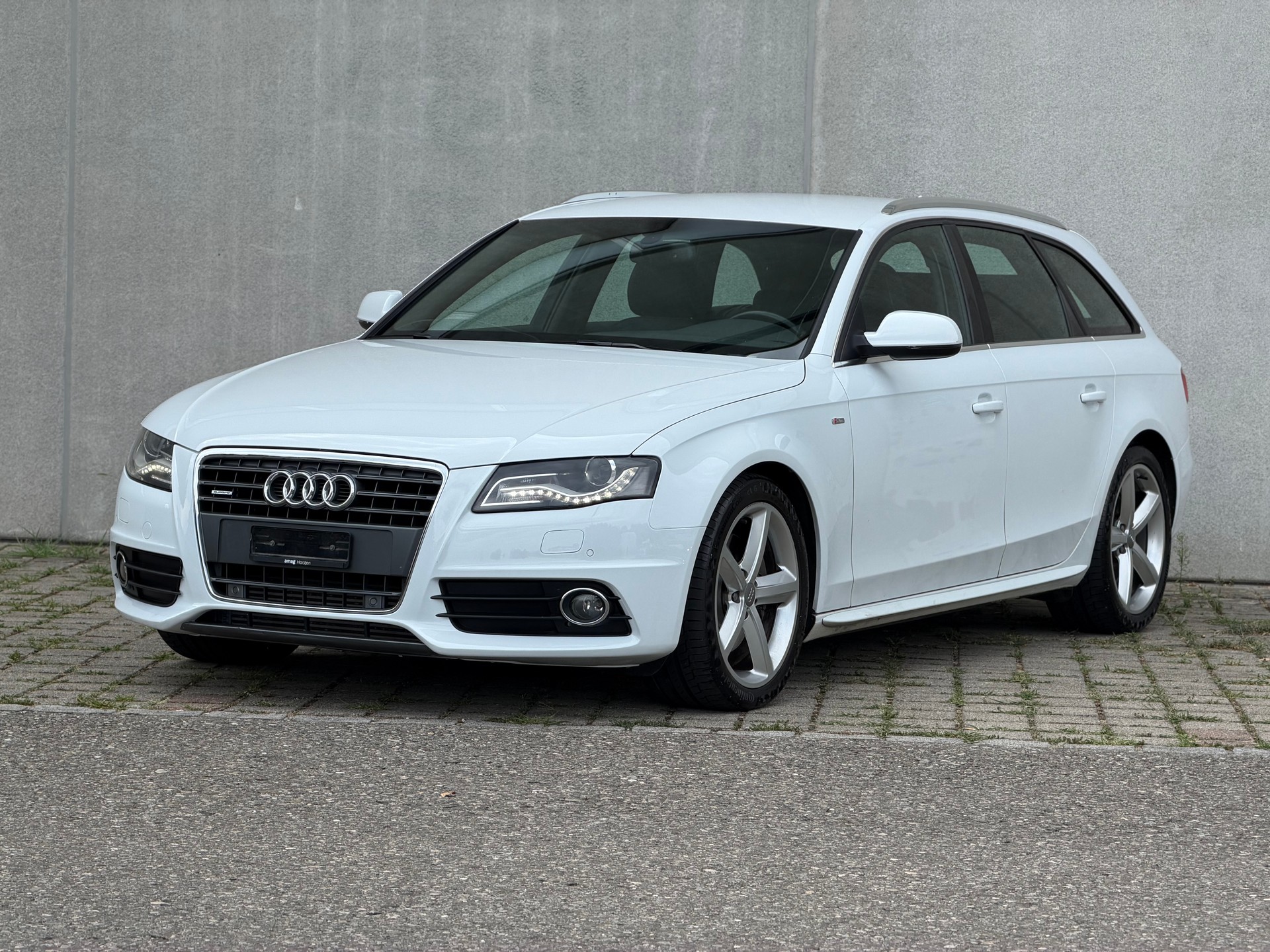 AUDI A4 Avant 2.0 TFSI quattro S-tronic-image-0