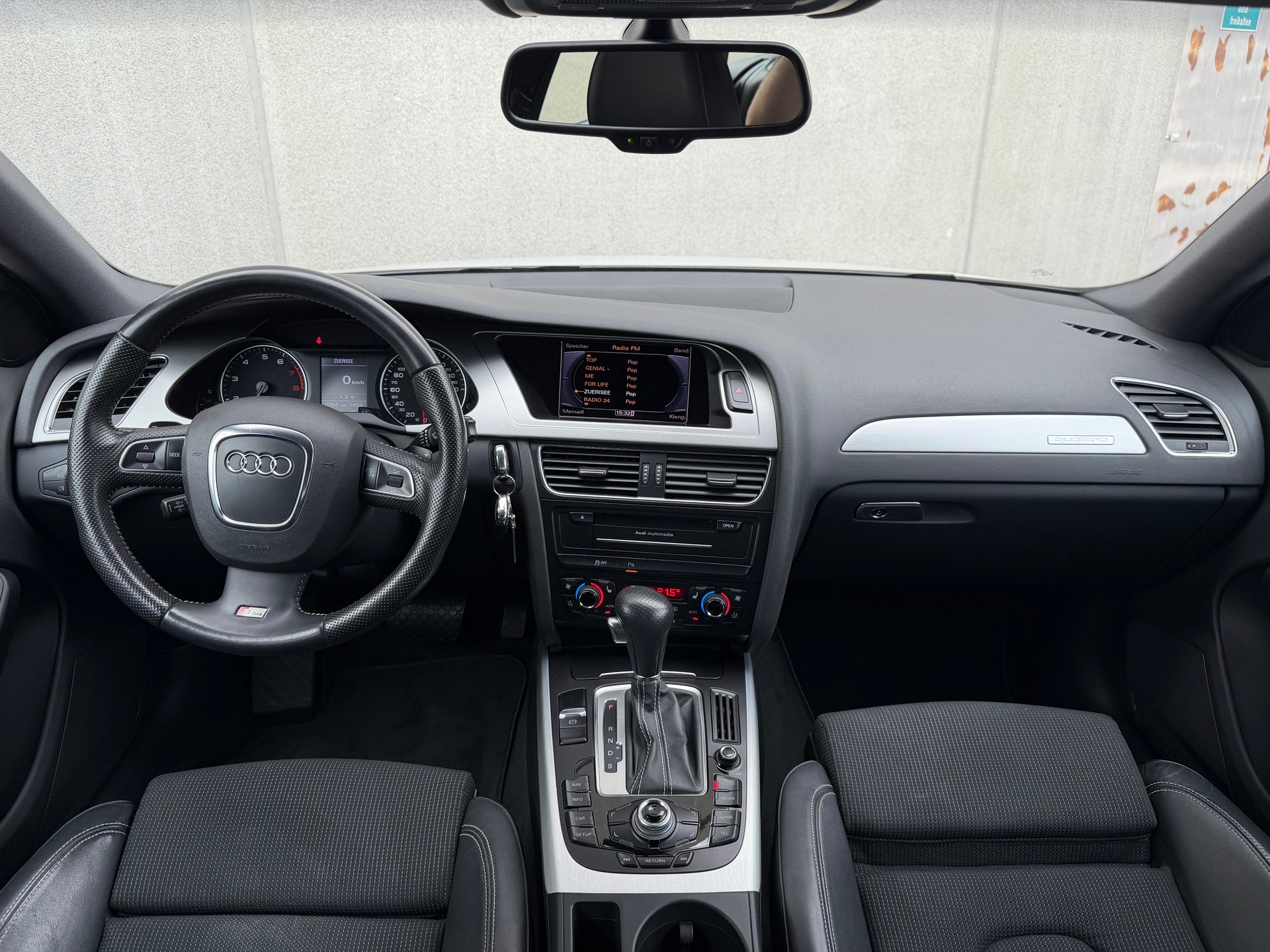 AUDI A4 Avant 2.0 TFSI quattro S-tronic-image-17
