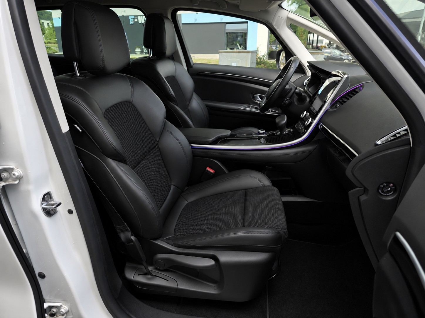 RENAULT Espace 2.0 dCi Intens EDC 6 * CH-Fahrzeug * Frisch ab MFK *-image-19