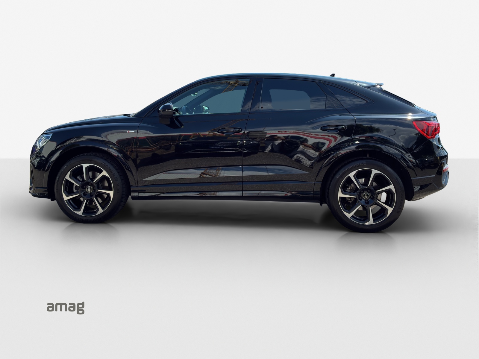 AUDI Q3 Sportback 40 TDI S line quattro S-tronic-image-1