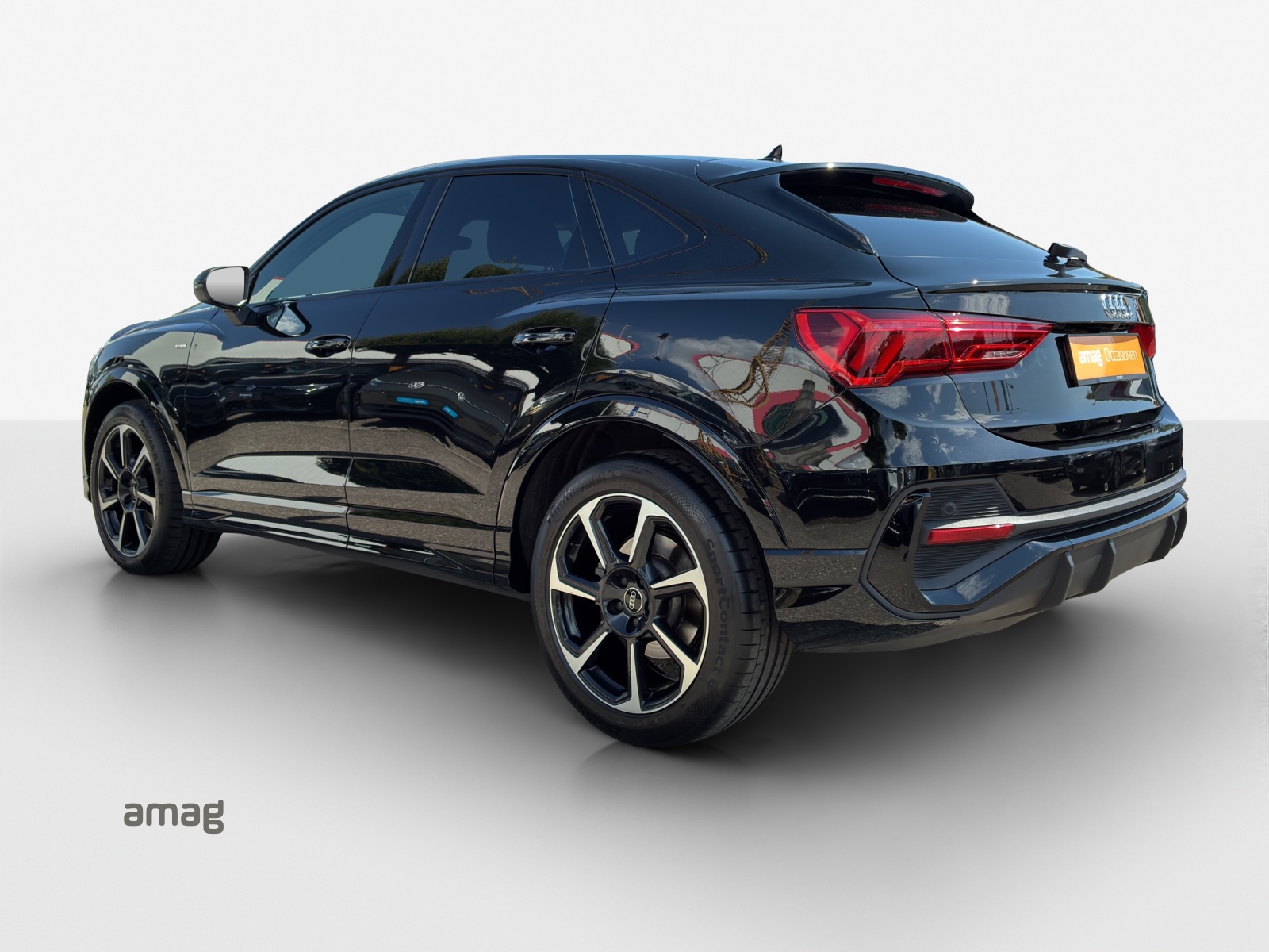 AUDI Q3 Sportback 40 TDI S line quattro S-tronic-image-2