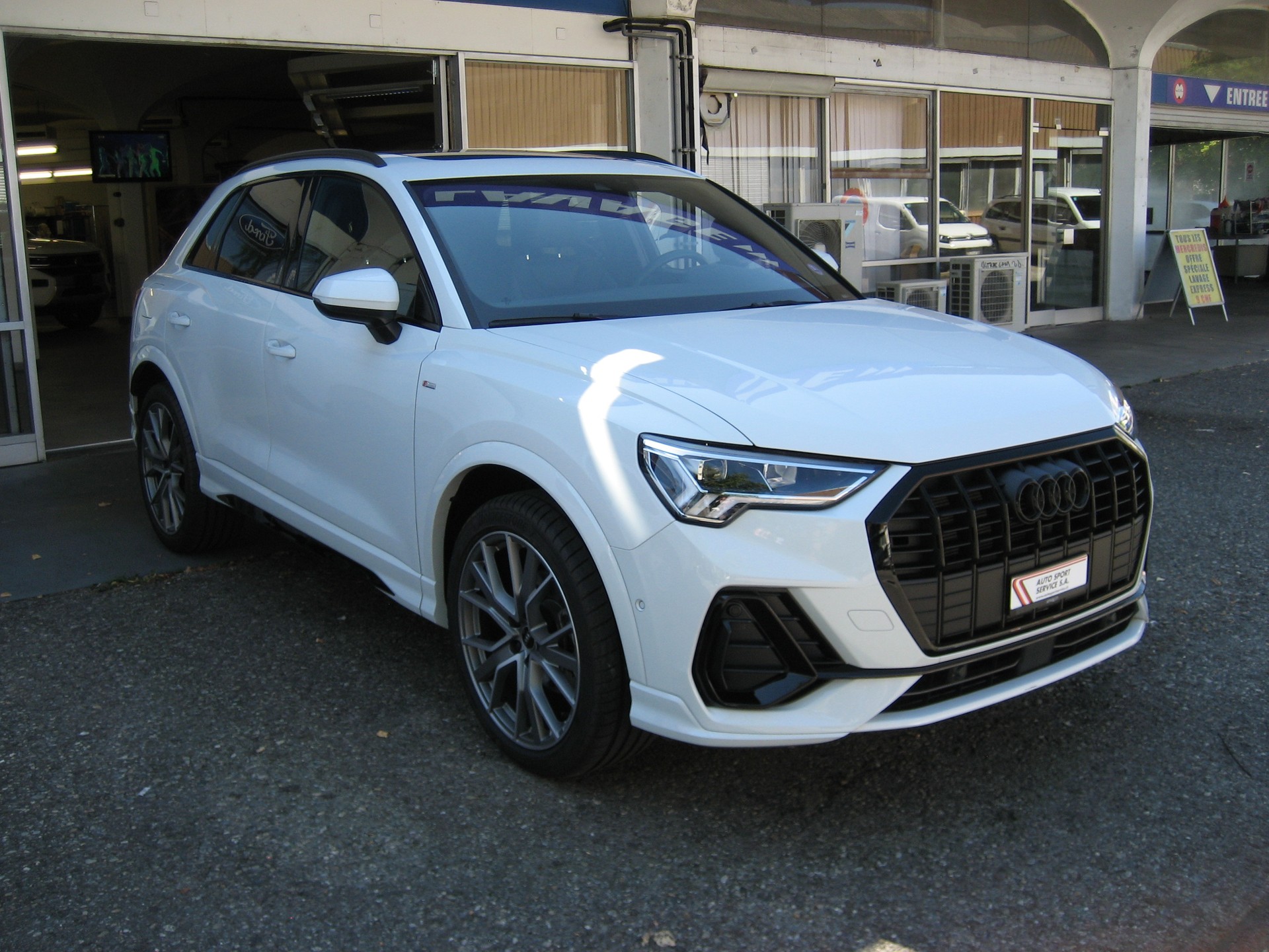 AUDI Q3 Sportback 35 TFSI S line Attraction S-tronic-image-4