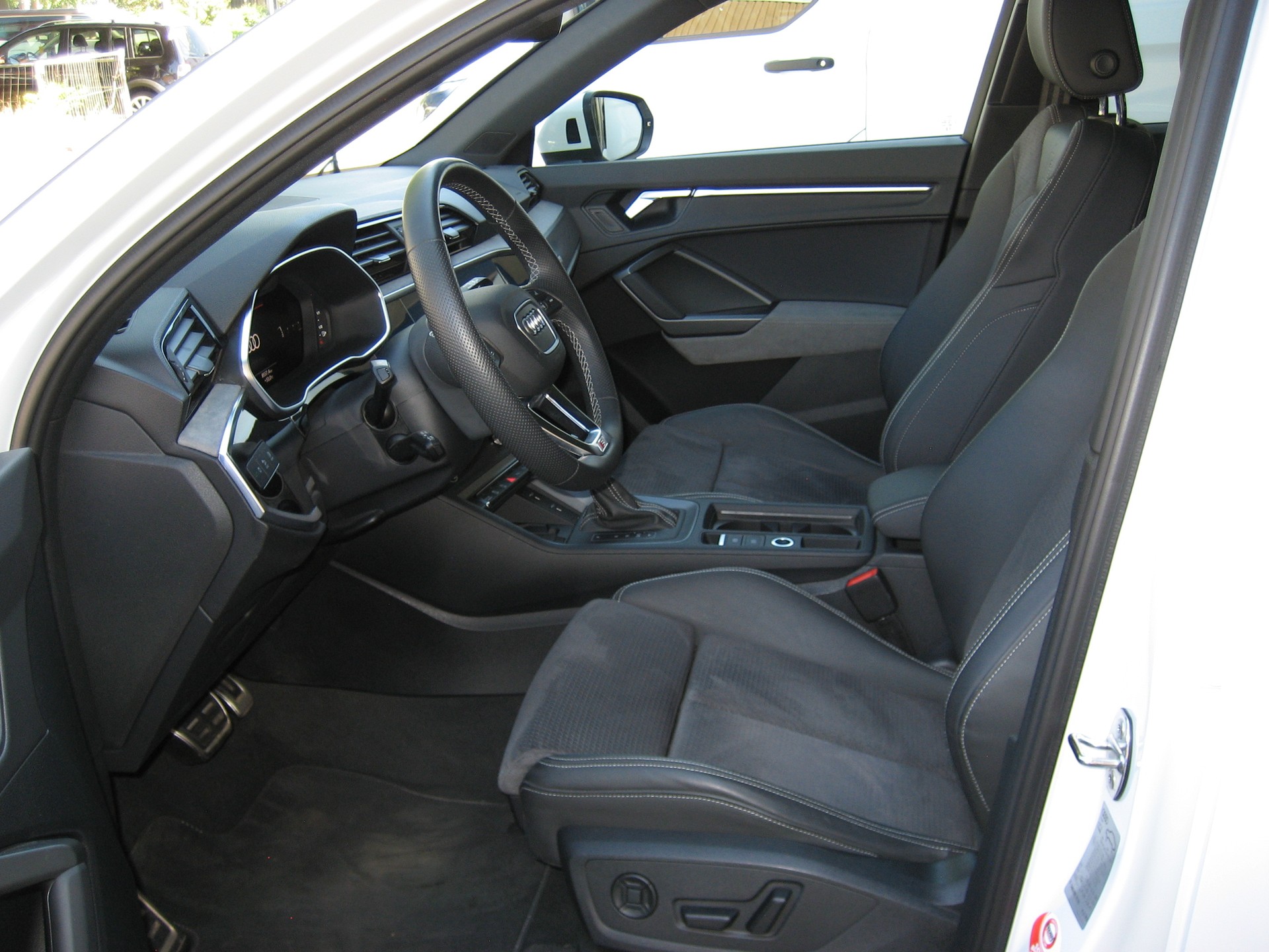 AUDI Q3 Sportback 35 TFSI S line Attraction S-tronic-image-5