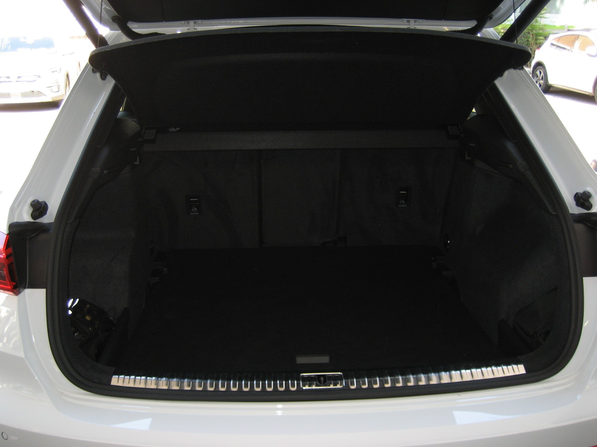 AUDI Q3 Sportback 35 TFSI S line Attraction S-tronic-image-11